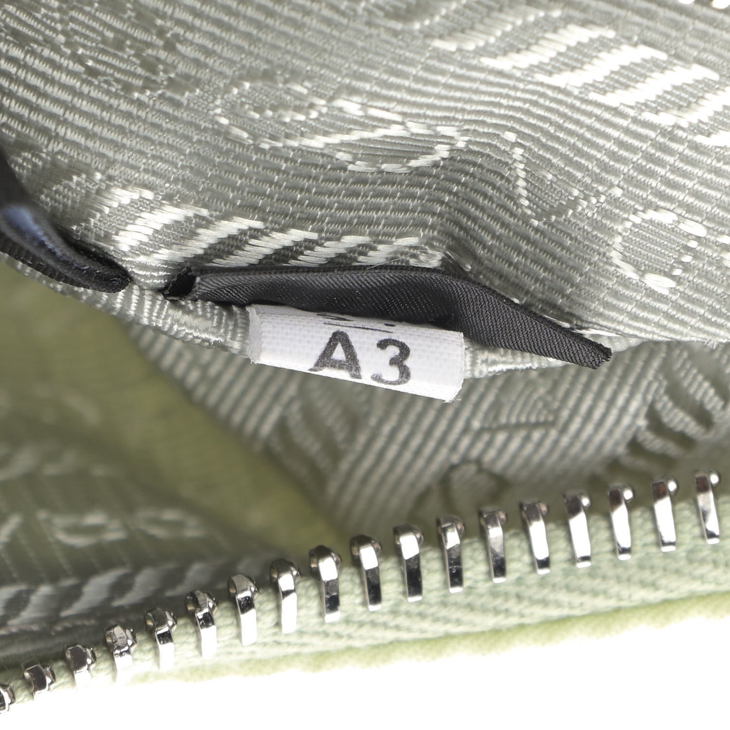 Re-Nylon Saffiano Re-Edition 2005 Shoulder Bag Acqua