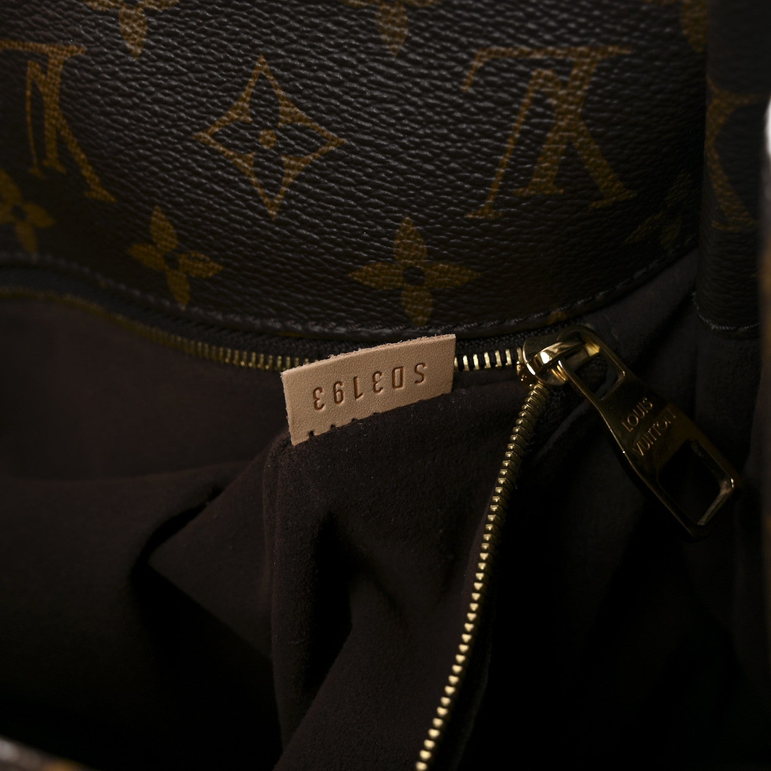 Louis Vuitton Monogram Metis 6 of 14