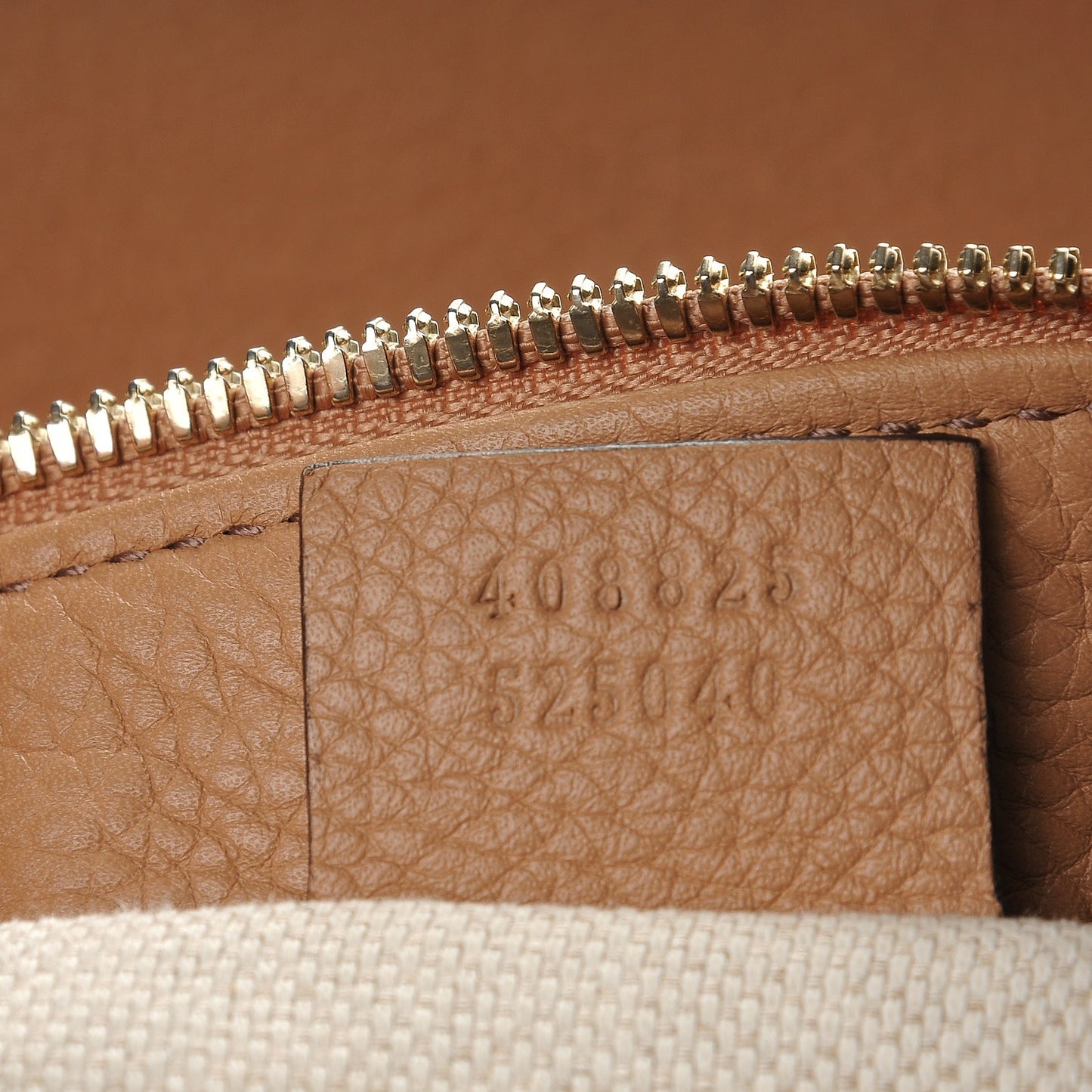 Pebbled Calfskin Large Soho Hobo Camelia