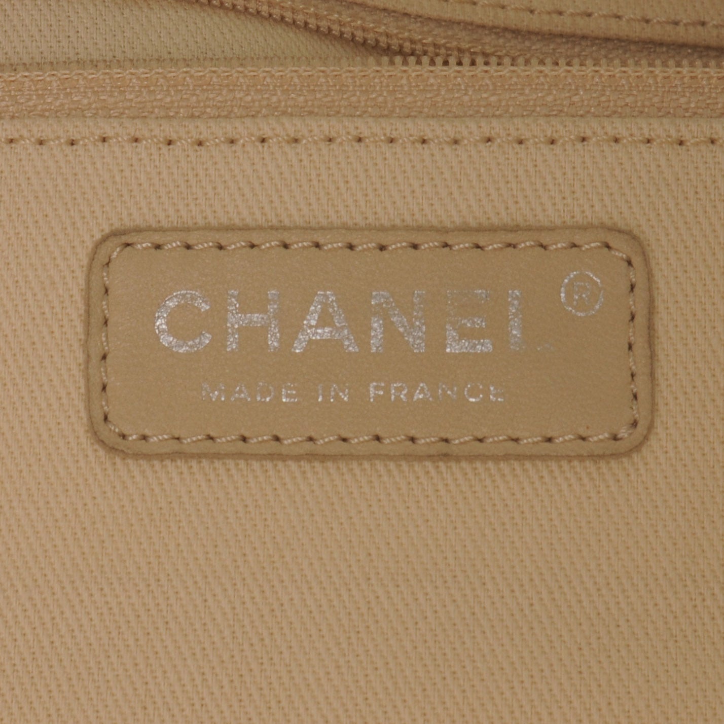 Chanel Calfskin Large Diamond Stitch Tote White 6 of 8