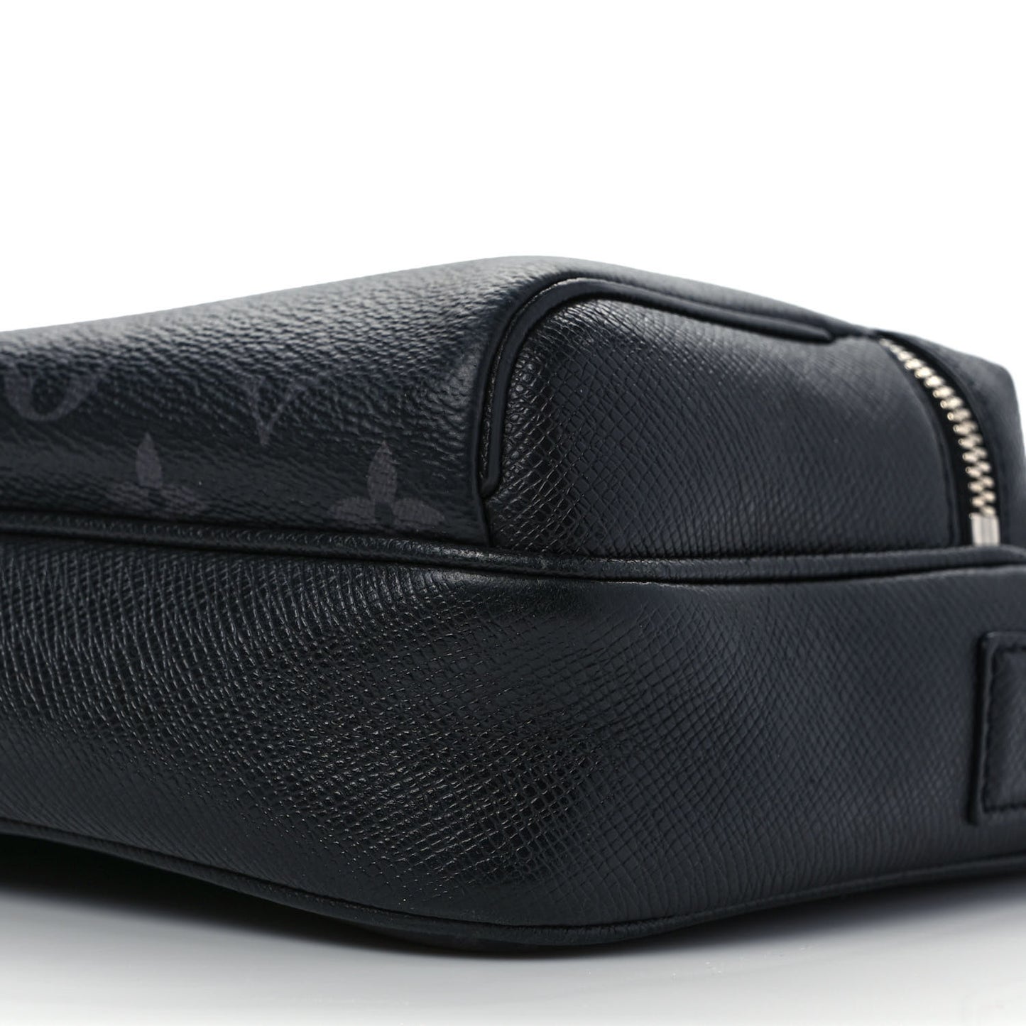 Taiga Monogram Eclipse Outdoor Messenger Black