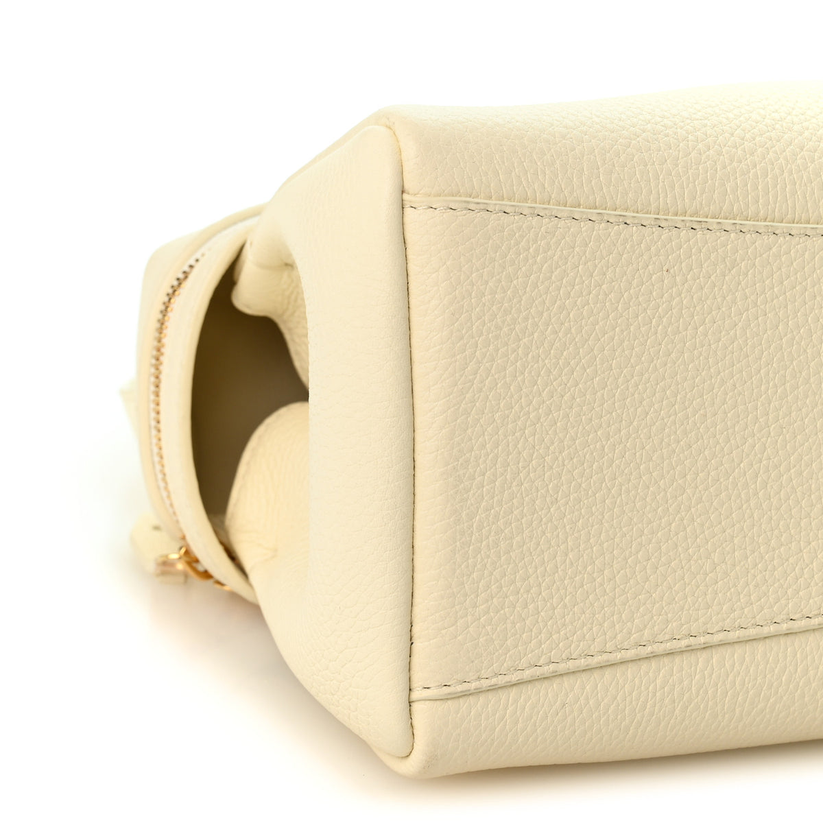 Calfskin Extra Softy Bag L29 Whisper White