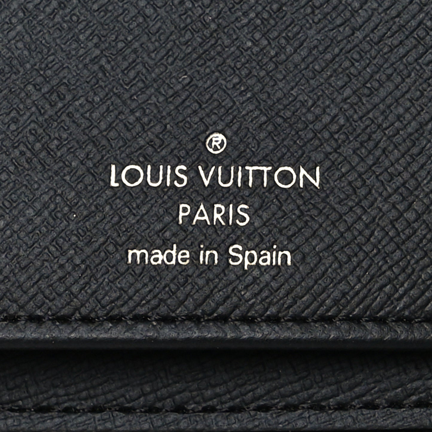Epi Zippy Vertical Wallet Black