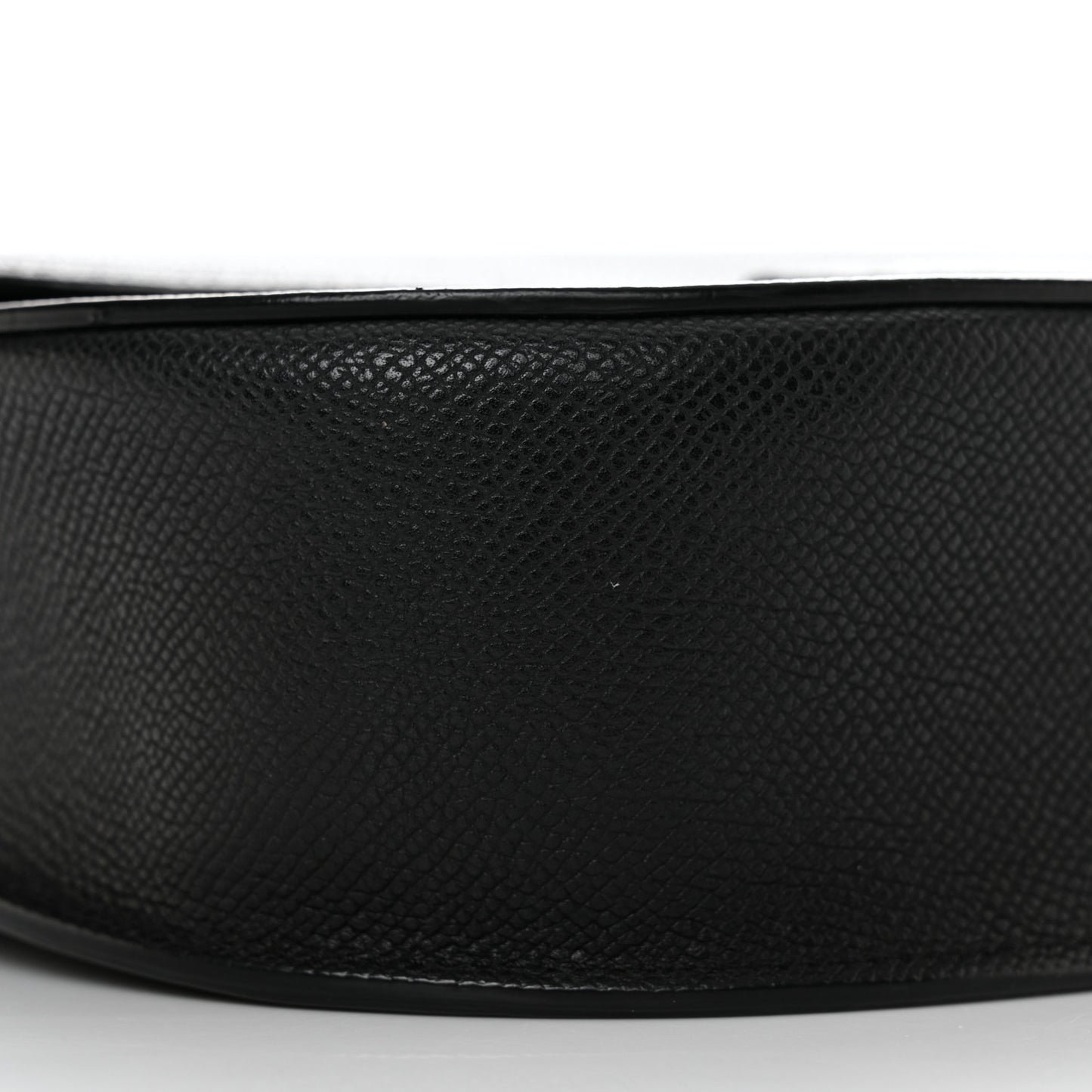 Grained Calfskin Medium Trotteur Black