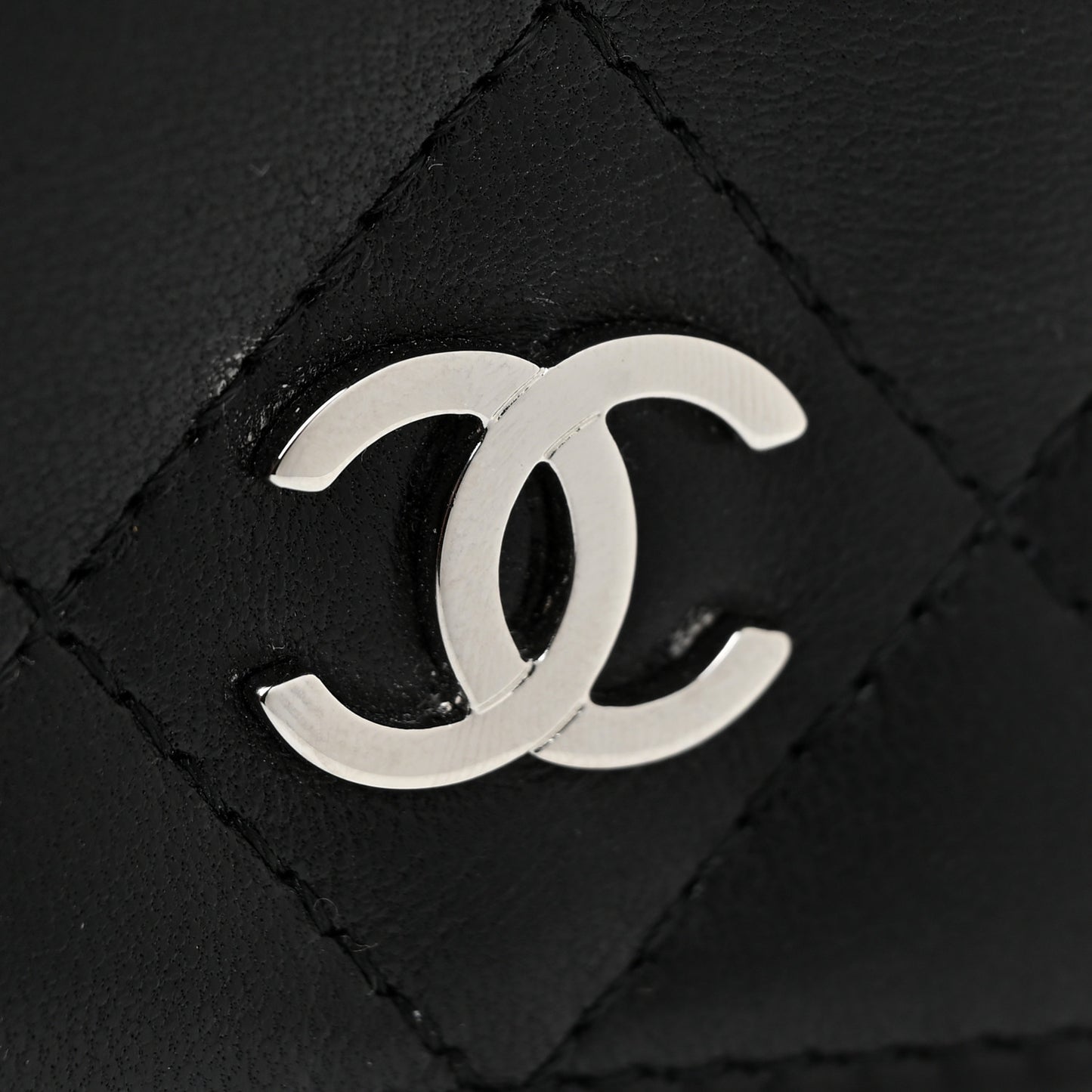 Lambskin Quilted Wallet On Chain WOC Black