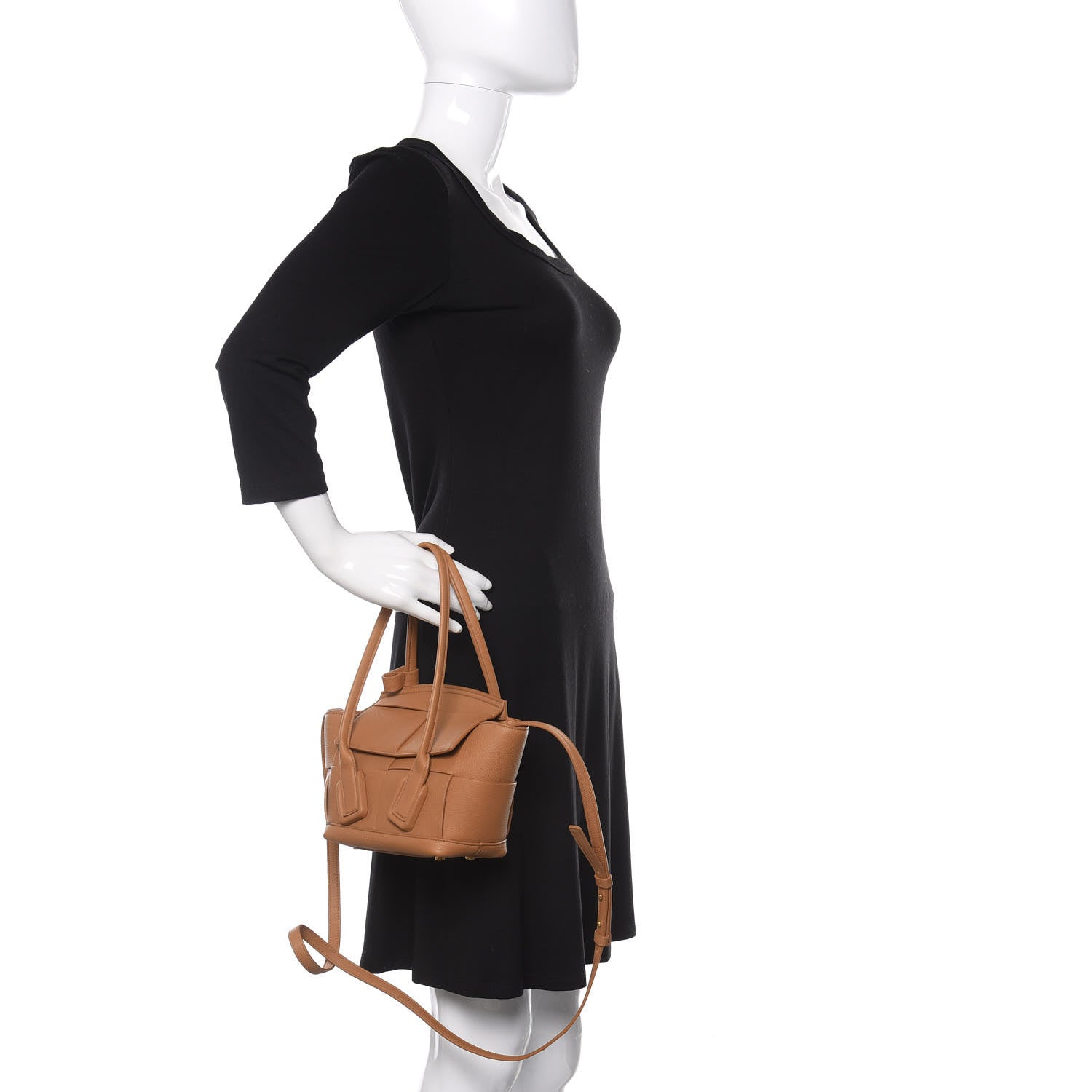 Bottega Veneta Grained Calfskin Maxi Intrecciato Arco 29 Tan 3 of 11