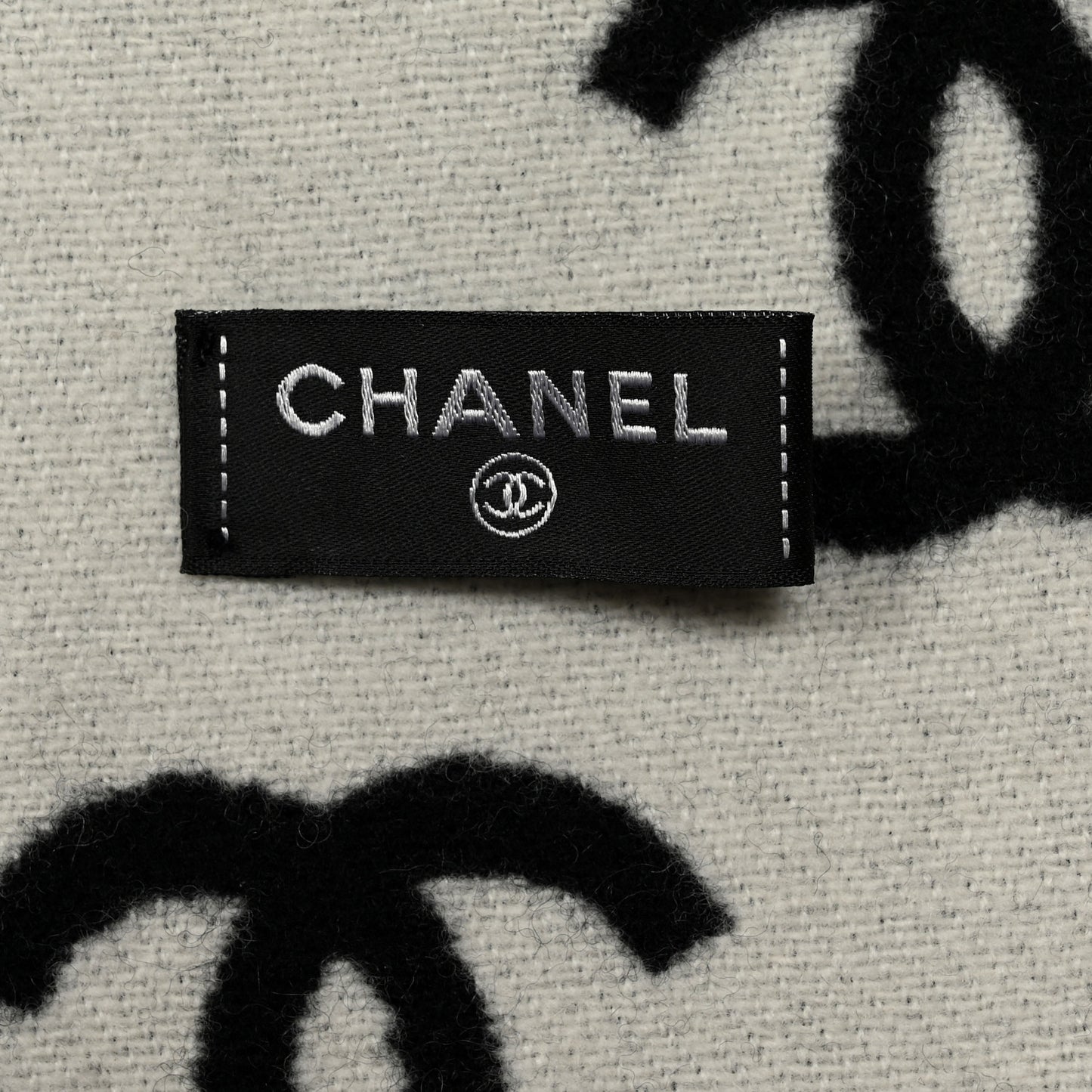 Wool Cashmere CC Scarf Black White