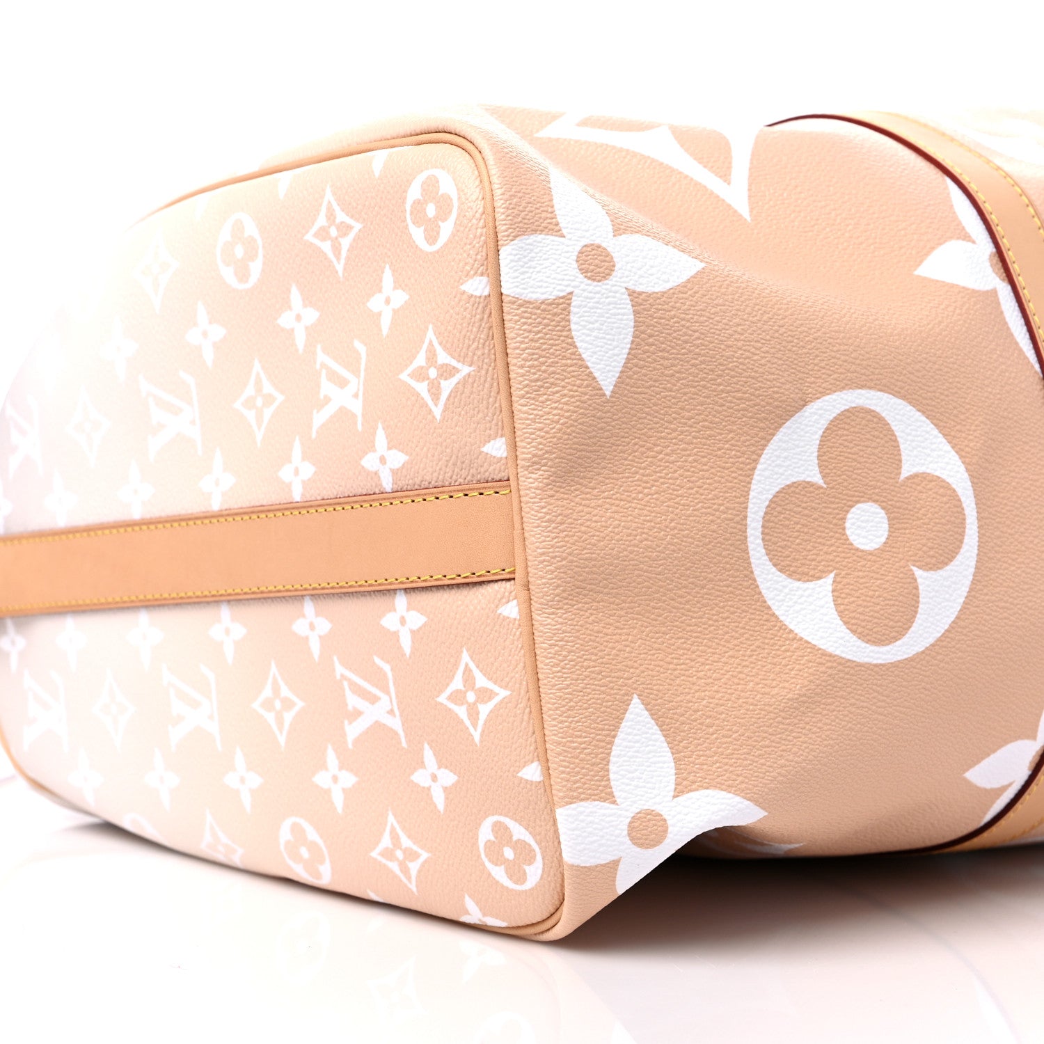 Louis Vuitton Monogram Giant By The Pool Keepall Bandouliere 45 Brume 6 of 10