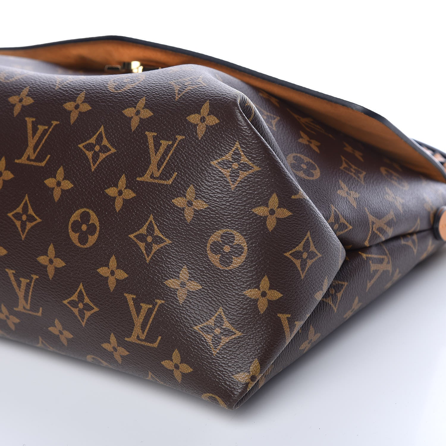 Louis Vuitton Monogram Beaubourg MM Safran Imperial 10 of 13