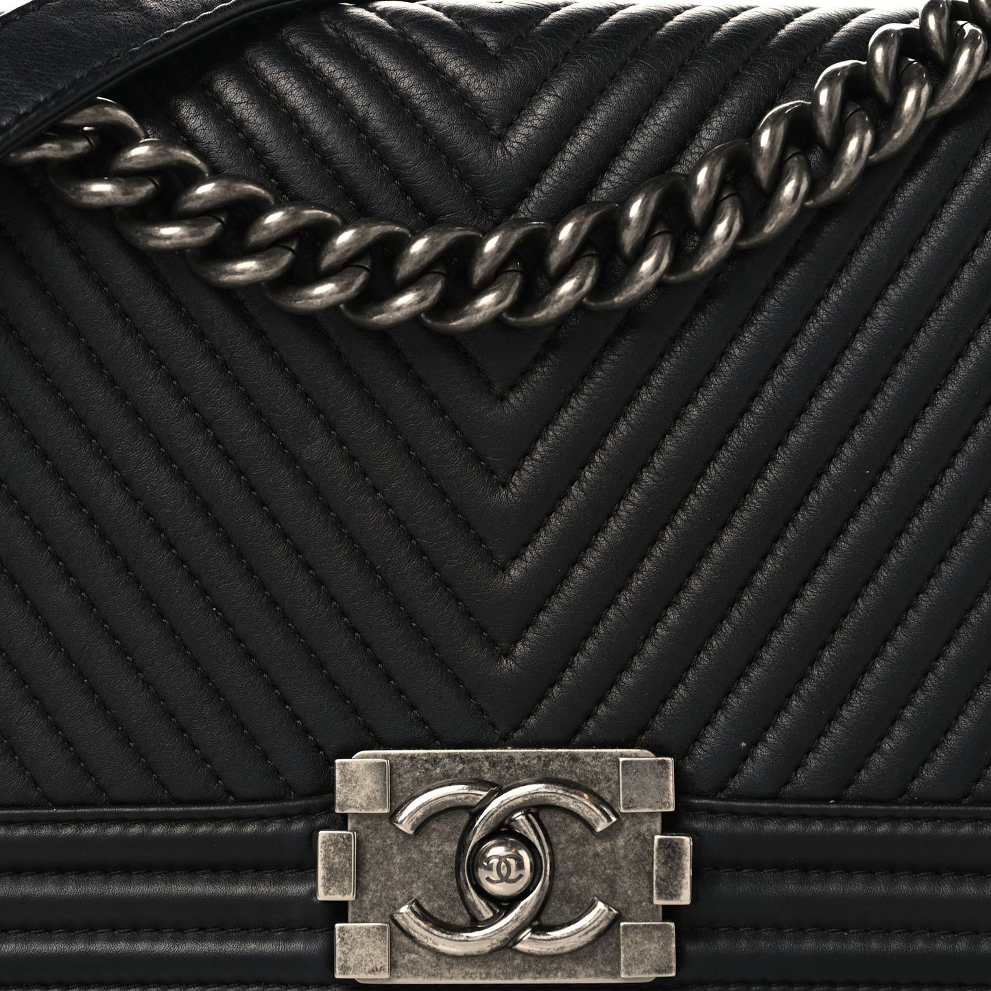 Calfskin Chevron Quilted Medium Chain Boy Flap Black