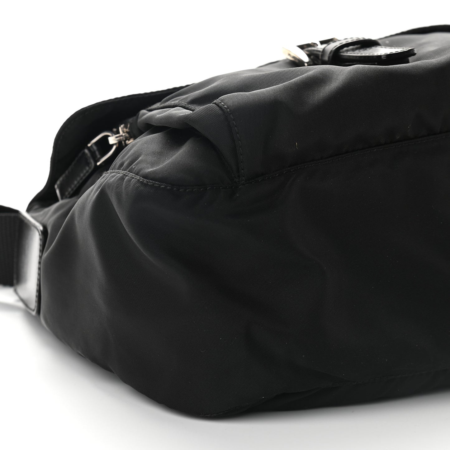 Nylon Vela Messenger Black