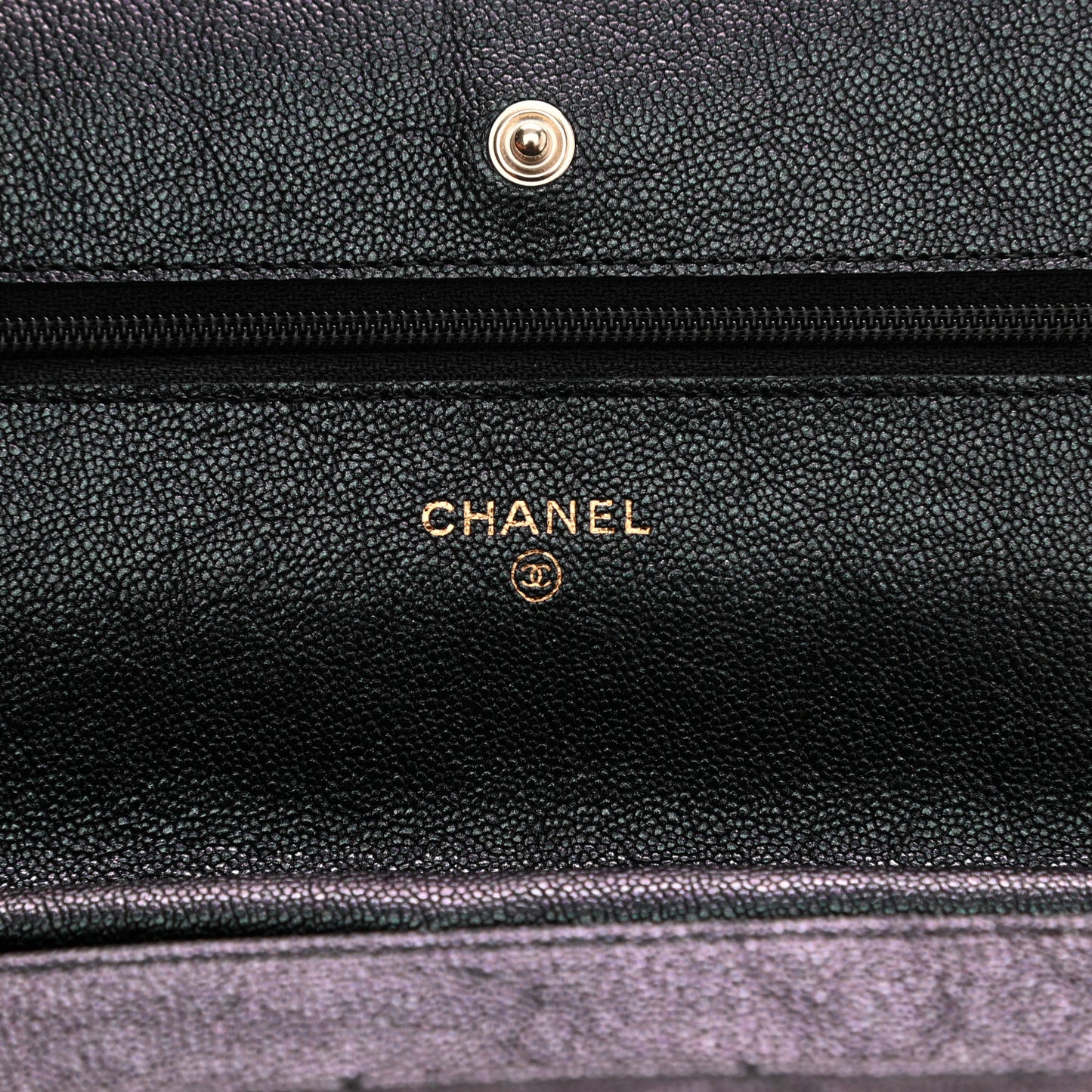 Iridescent Caviar Quilted Wallet On Chain WOC Black