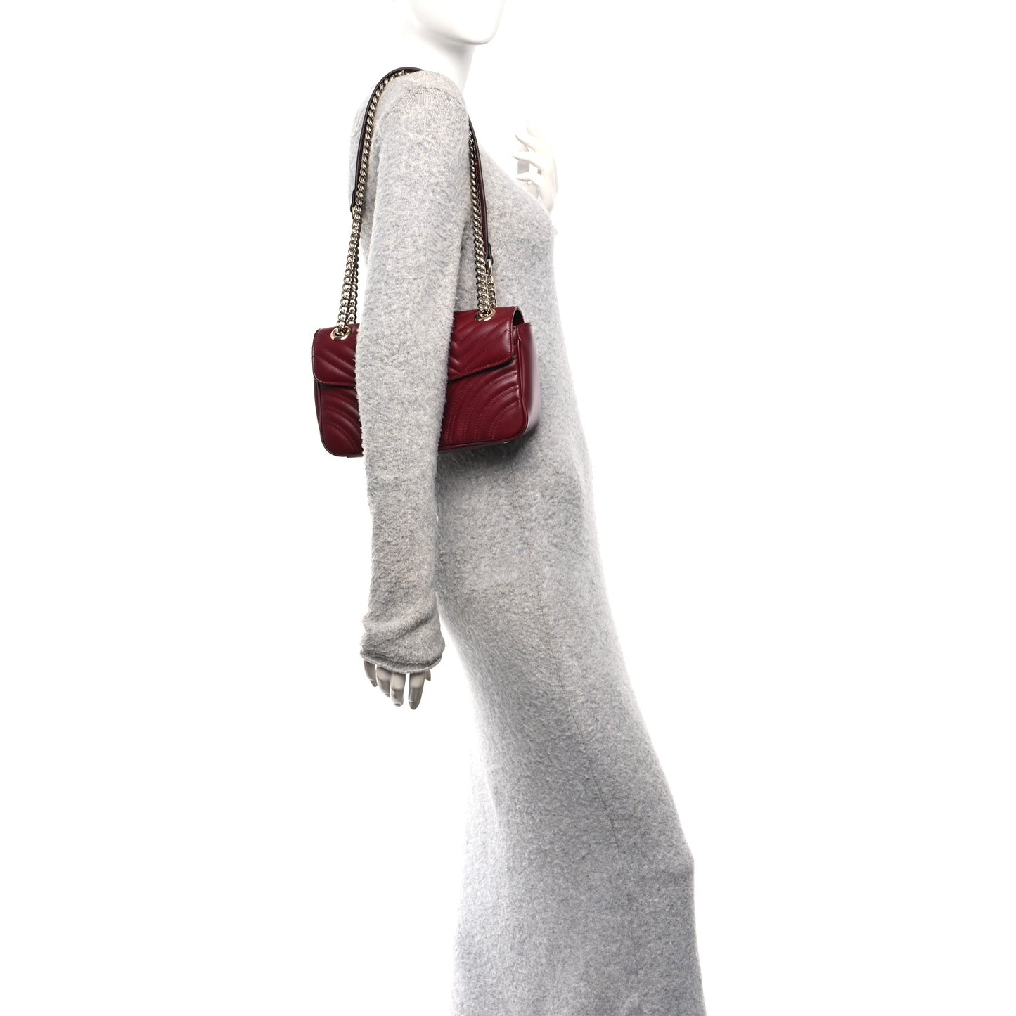 Calfskin Matelasse Medium GG Marmont Shoulder Bag Rosso Ancora Red