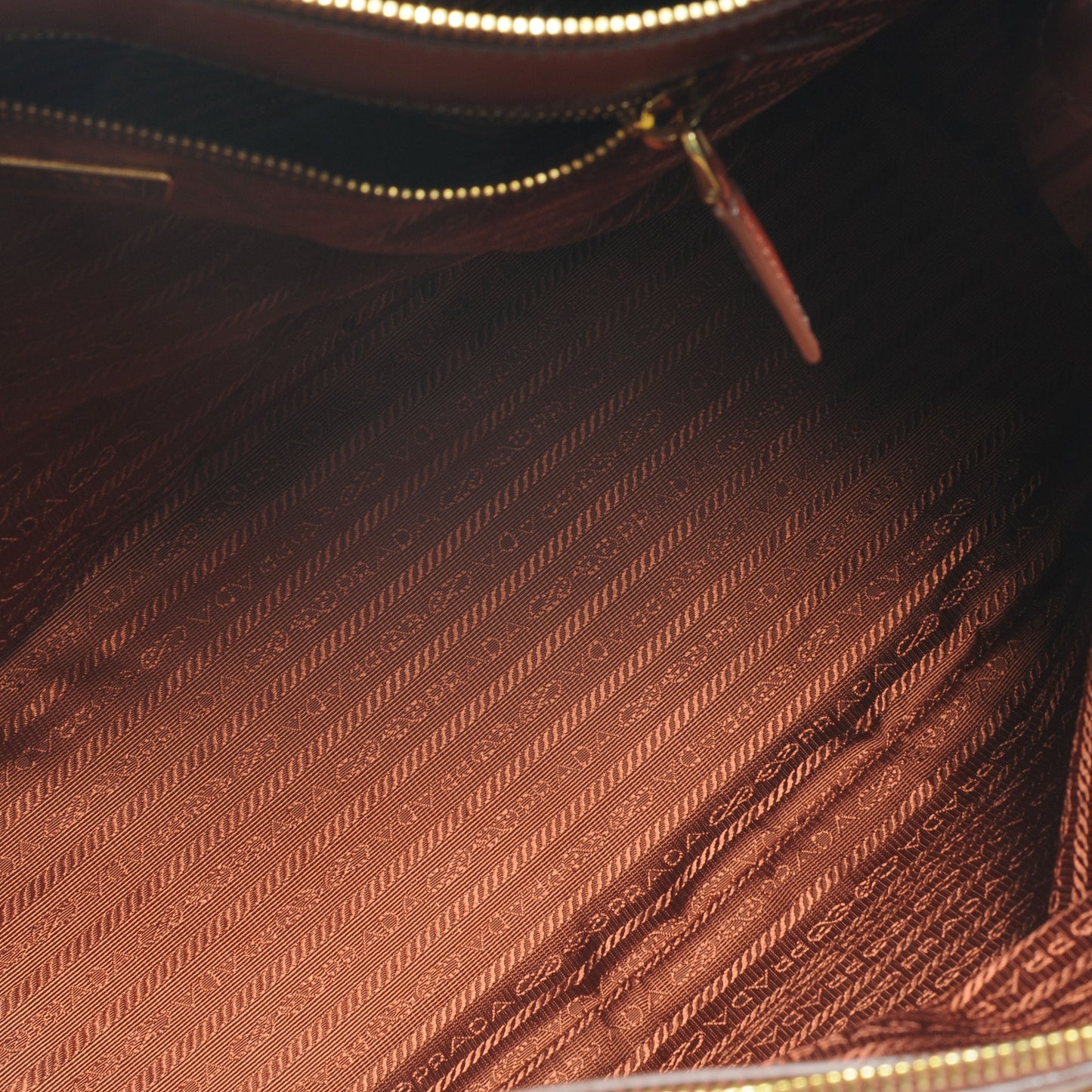 Saffiano Lux Tote Fuoco