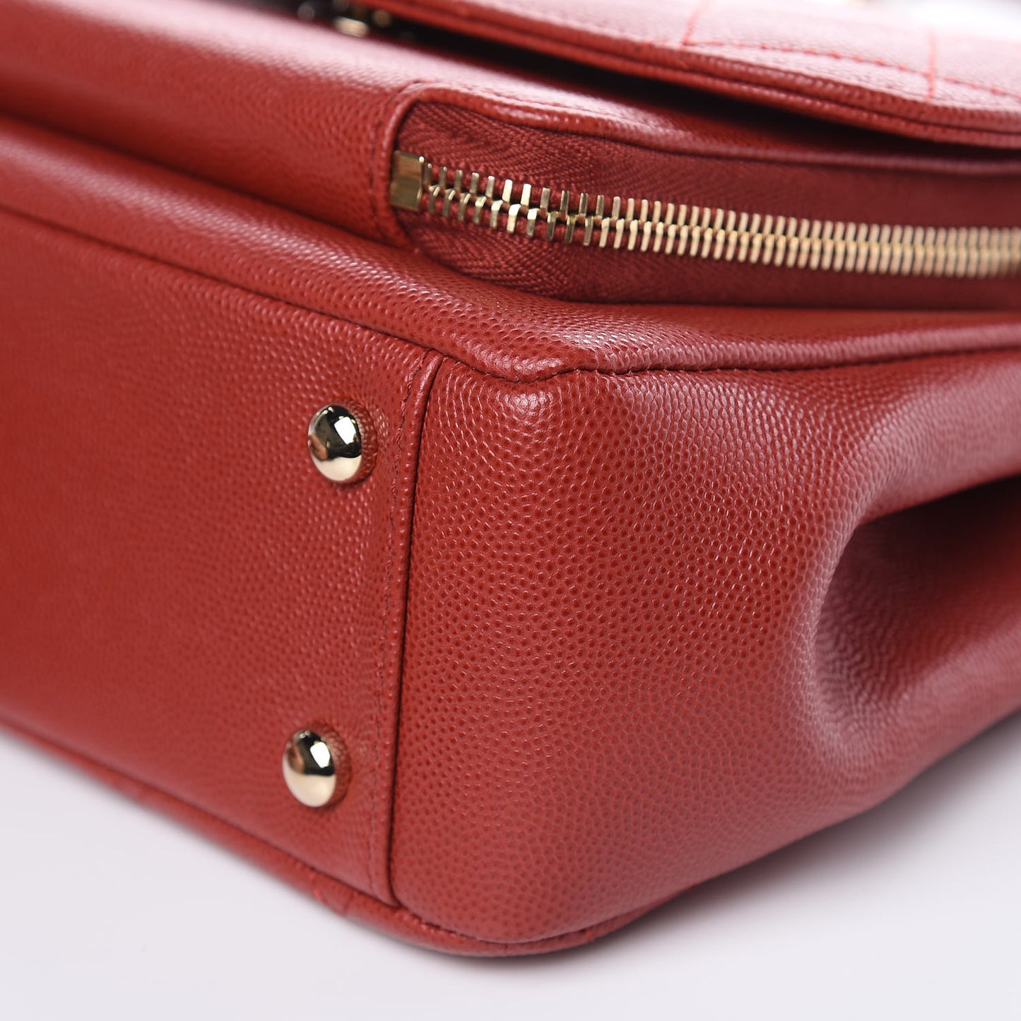 Caviar Quilted Medium Business Affinity Flap Red