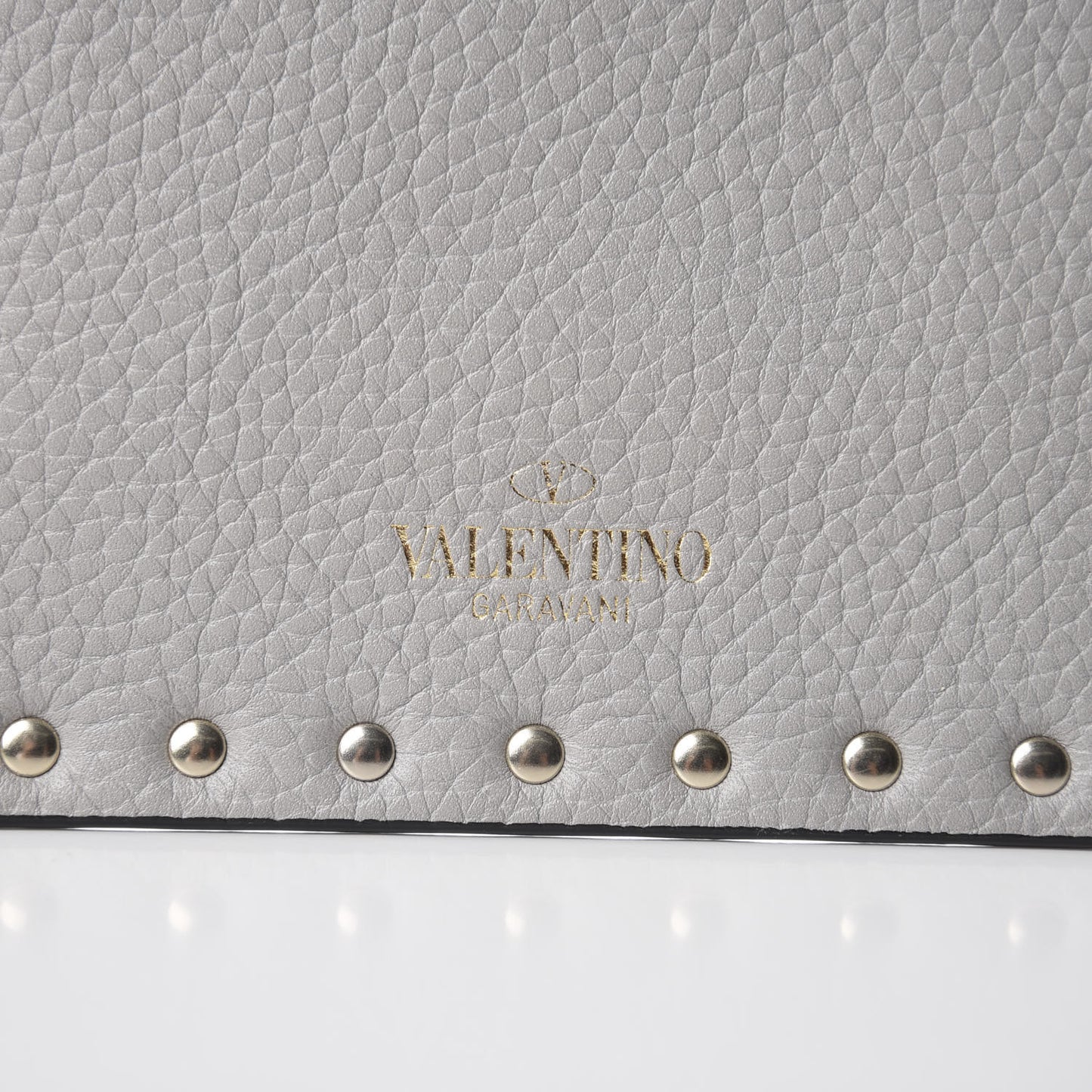 Pebbled Calfskin Large Rockstud Envelope Clutch Pastel Grey