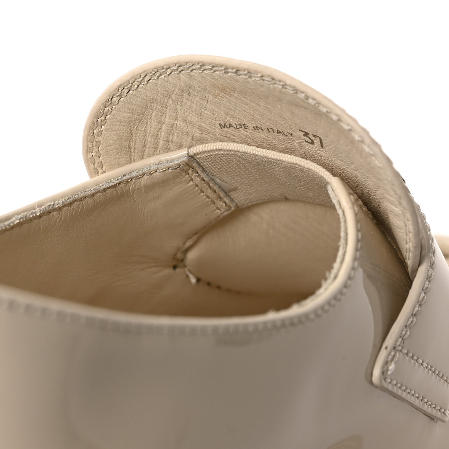 Vernice Metal Triangle Logo 50mm Loafers 37 Avorio