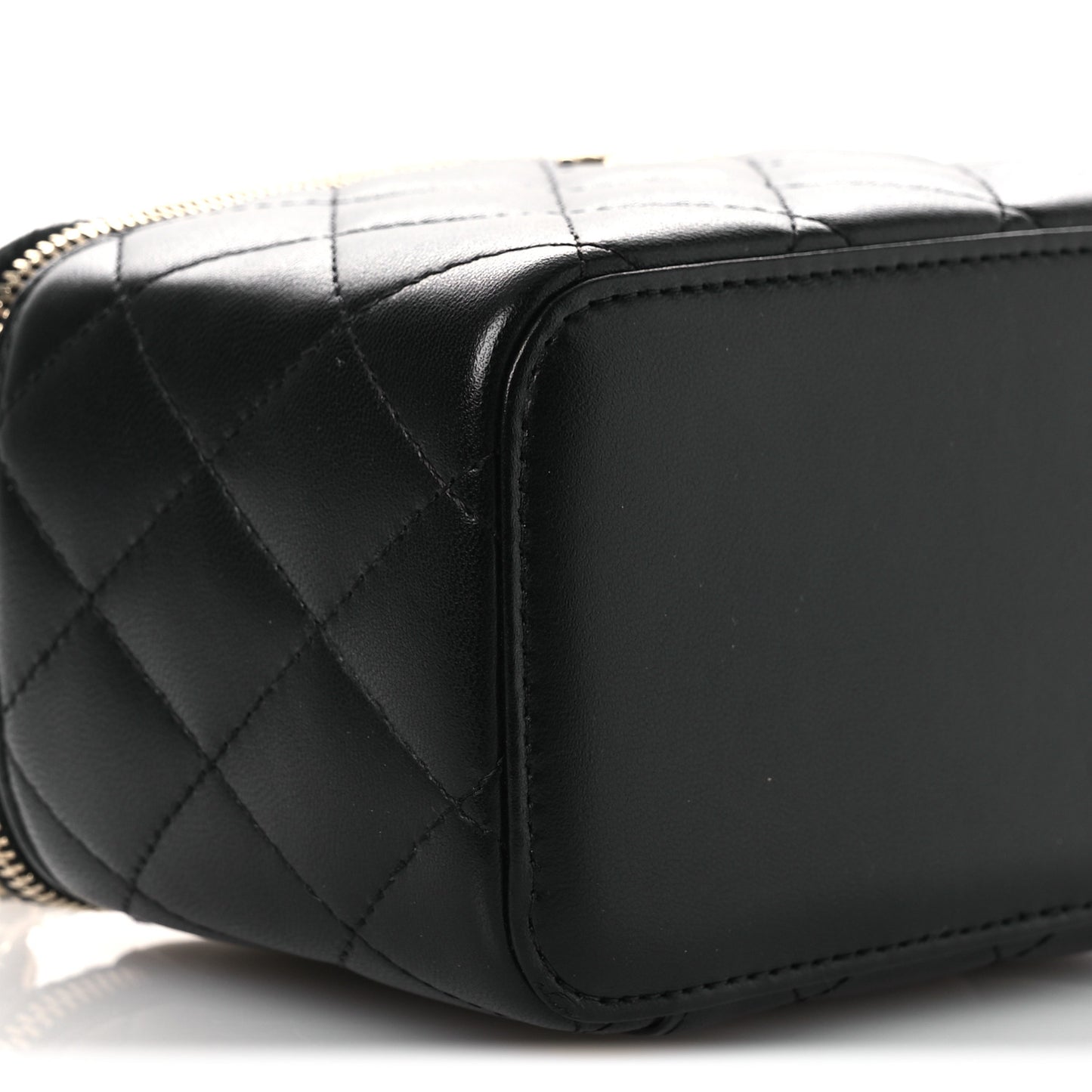 Lambskin Quilted Small Top Handle Vanity Case With Chain Black