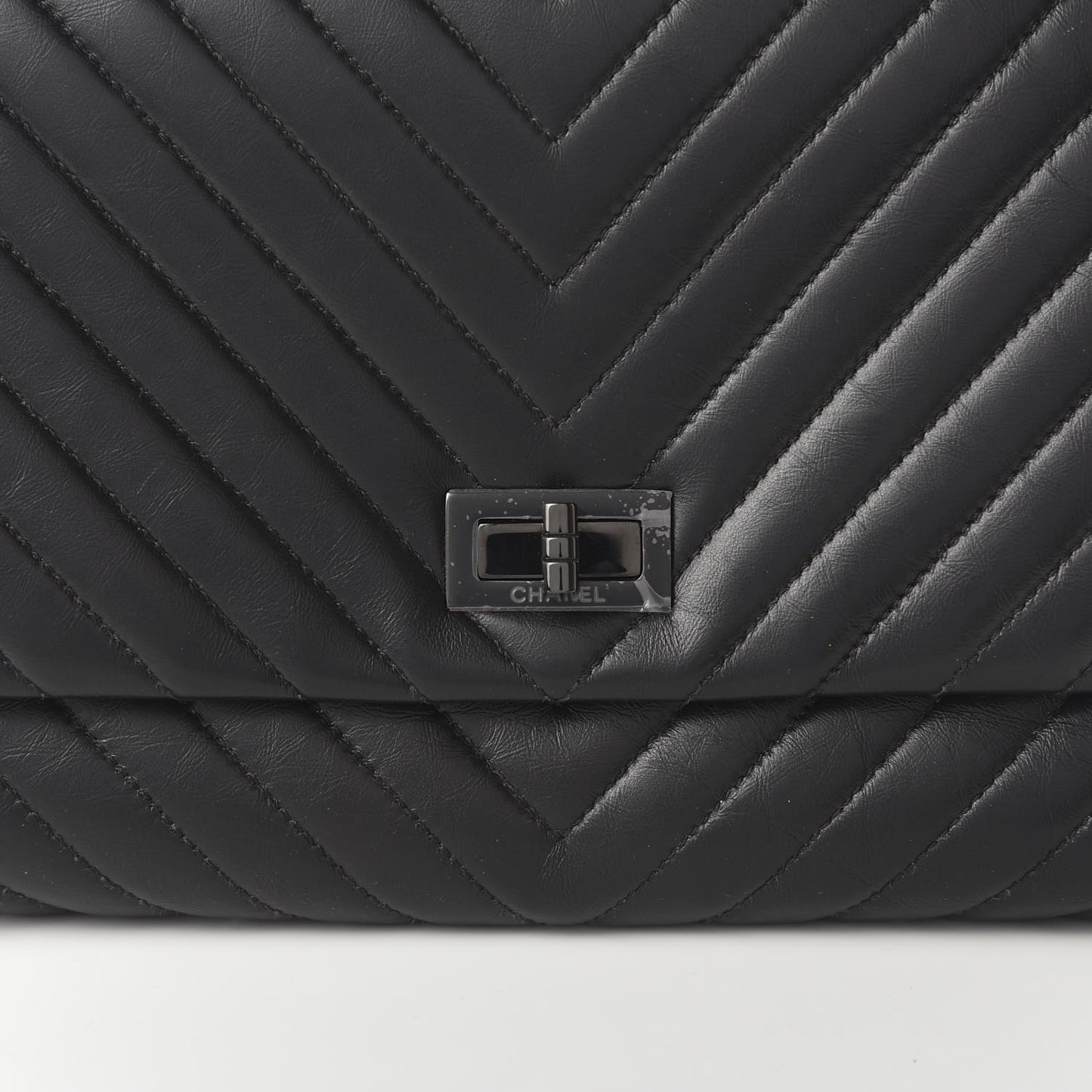 Aged Calfskin Chevron Quilted Reissue 2.55 Clutch So Black