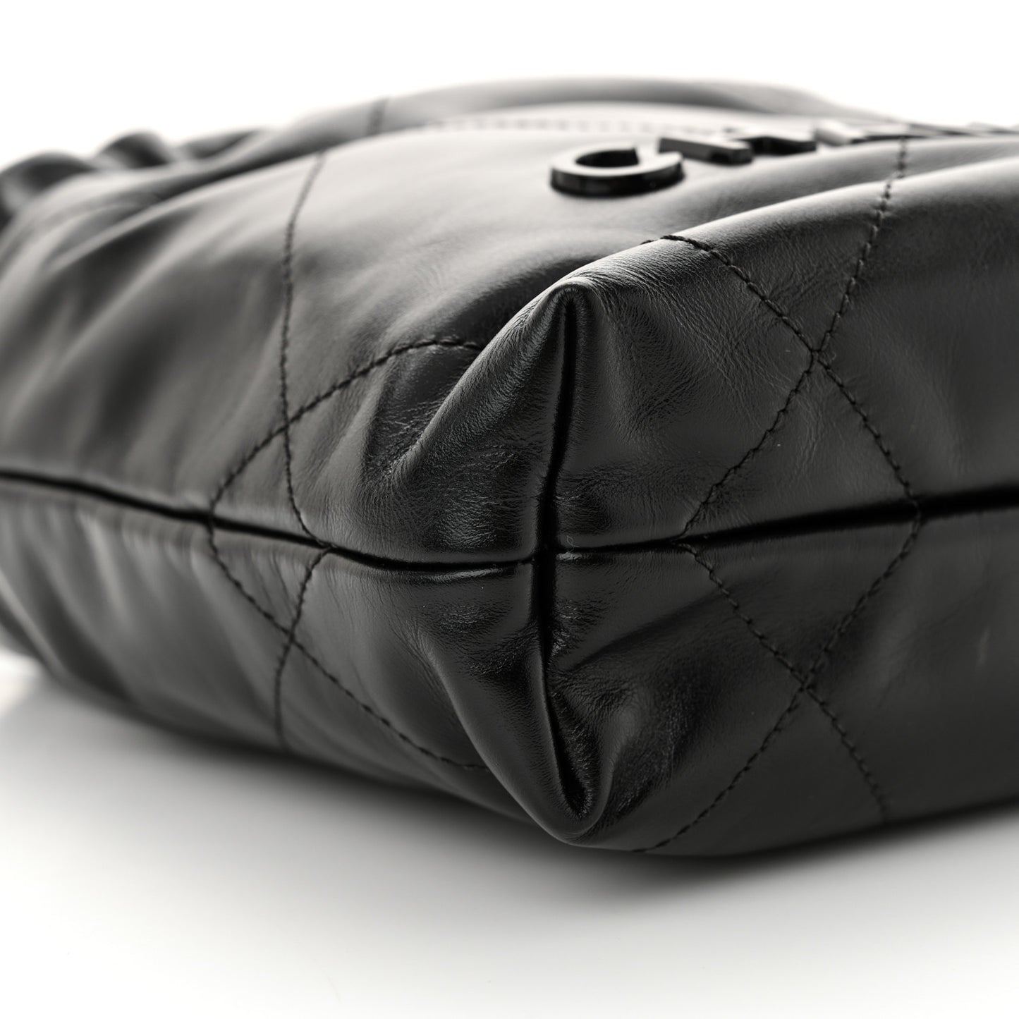 Shiny Calfskin Quilted Mini Chanel 22 So Black