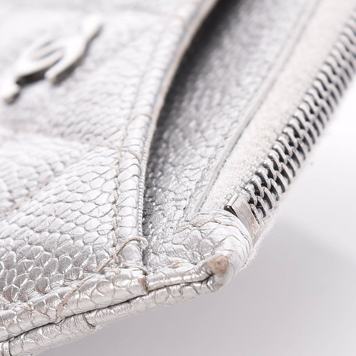 Metallic Caviar Quilted CC Zip Card Holder Silver