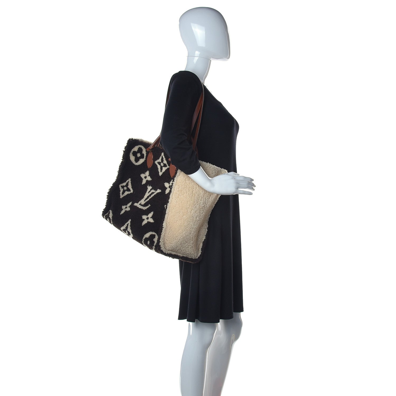 Louis Vuitton Shearling Monogram Giant Teddy Onthego GM Black White 2 of 9