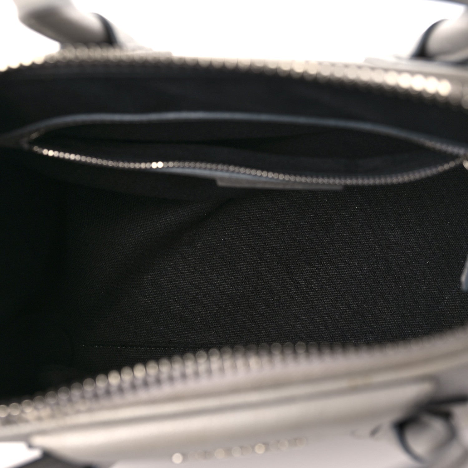 Givenchy Sugar Goatskin Medium Antigona Pearl Grey 5 of 19