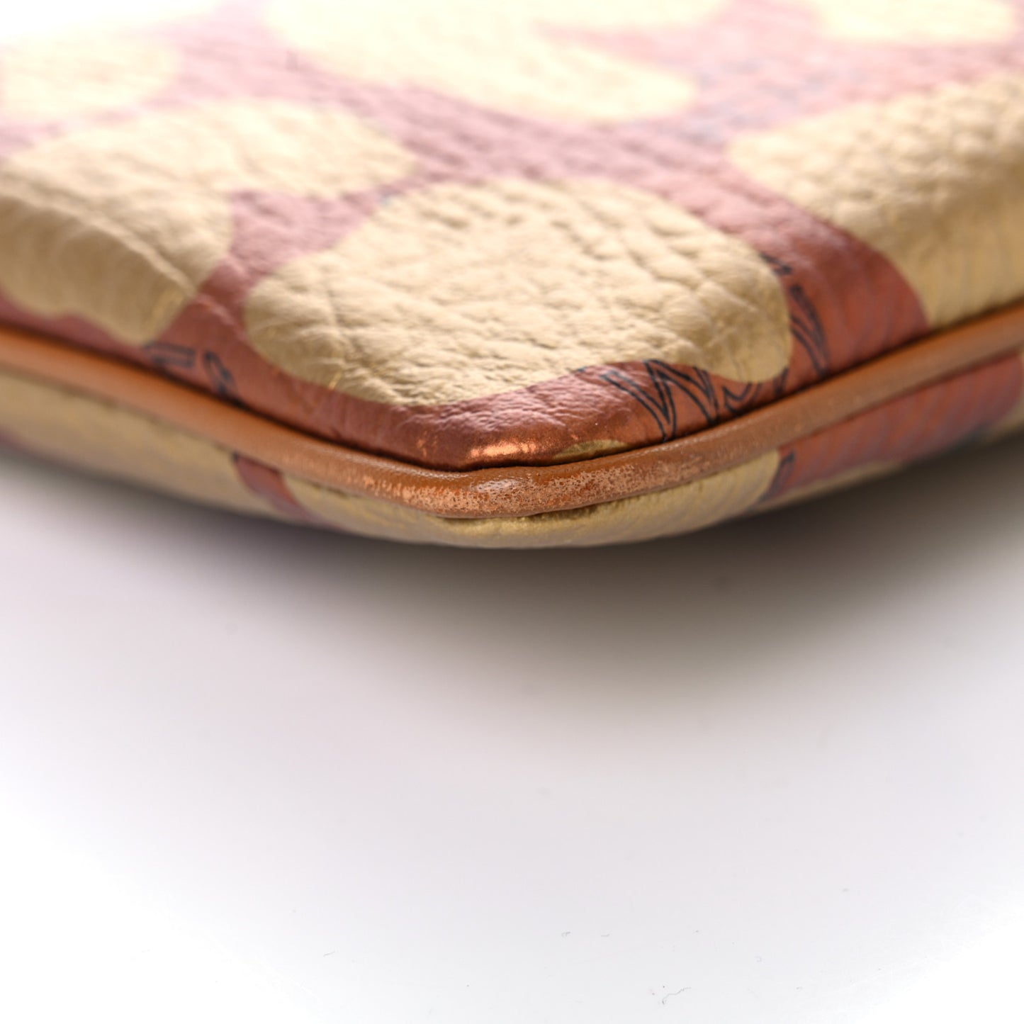 Visetos Metallic Leopard Print Large Stark Wristlet Pouch Cognac