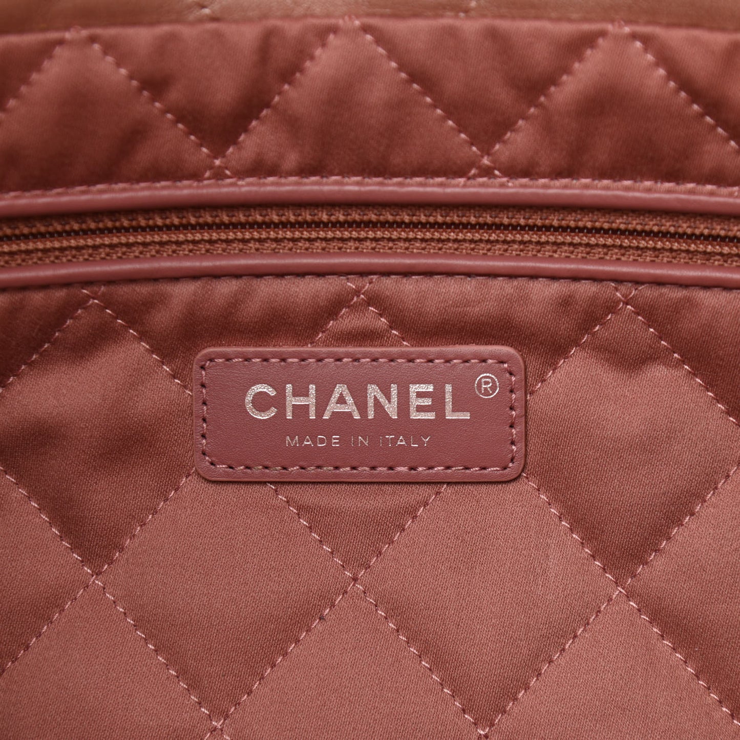 Metallic Calfskin Quilted Small Chanel 22 Pink