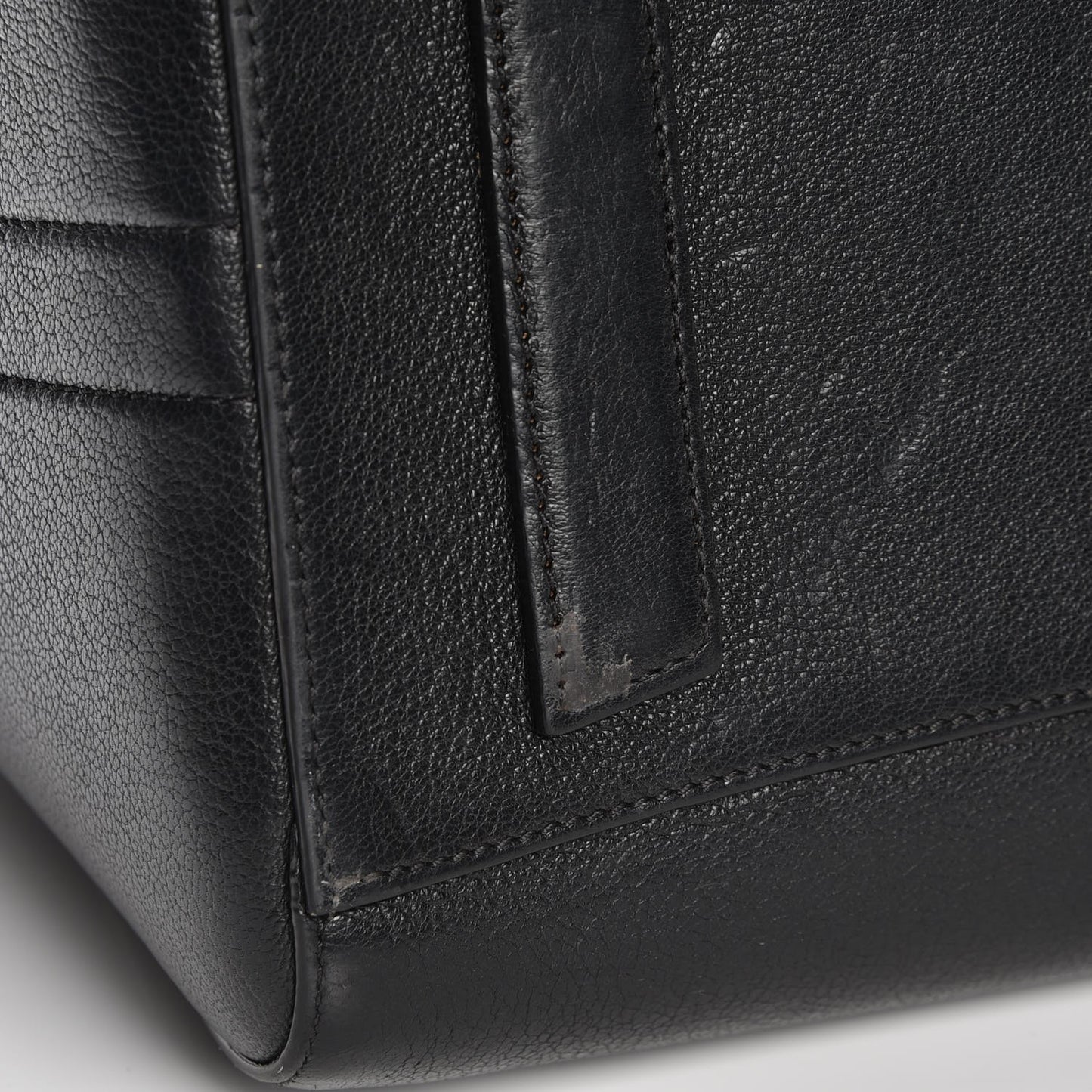 Sugar Goatskin Medium Antigona Black