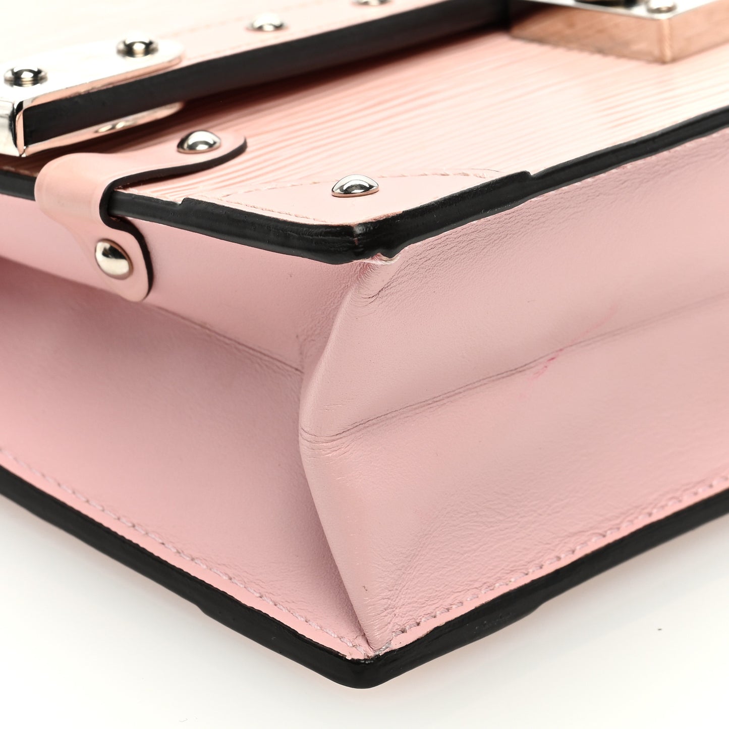 Epi Trunk Chain Wallet Rose Ballerine