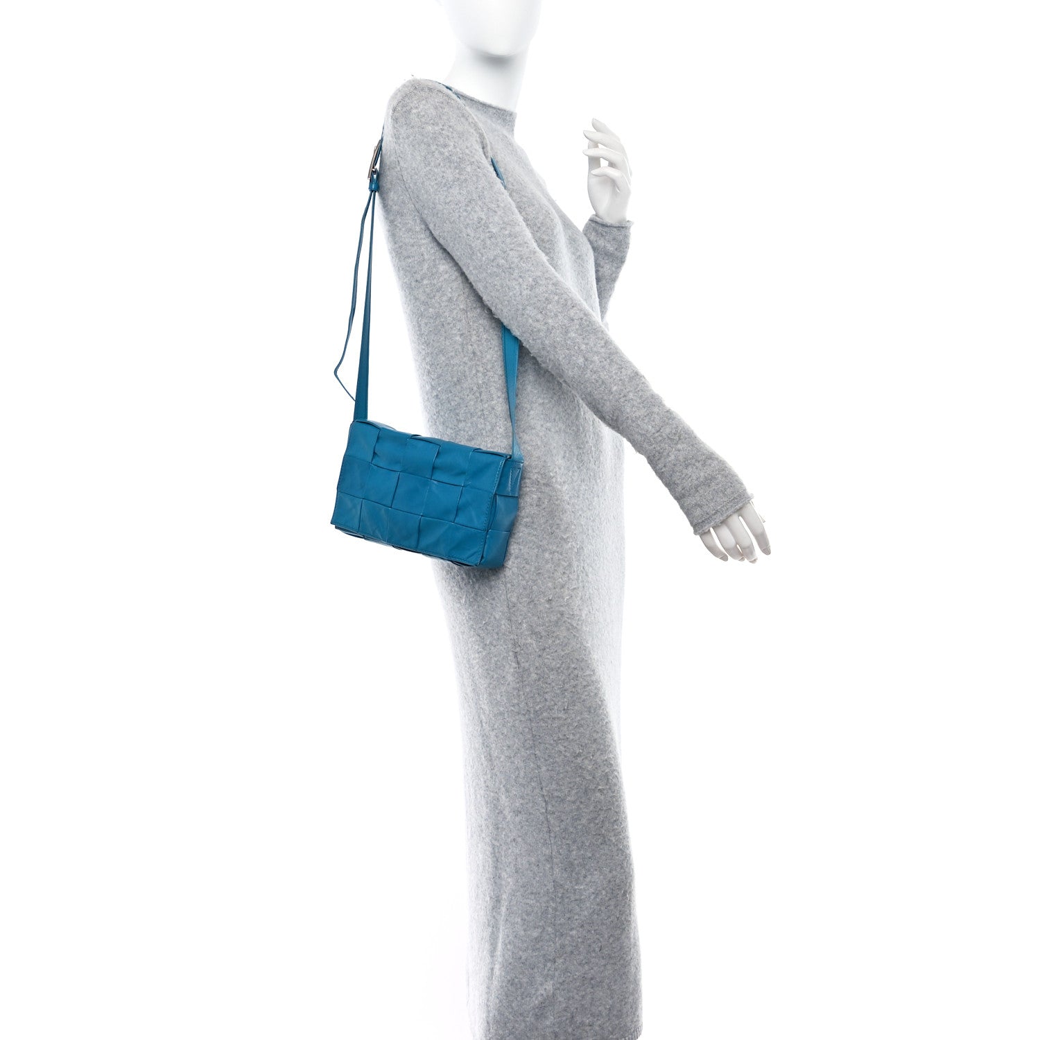 Bottega Veneta Paper Calfskin Maxi Intreccio Cassette Crossbody Bag Blaster 2 of 8