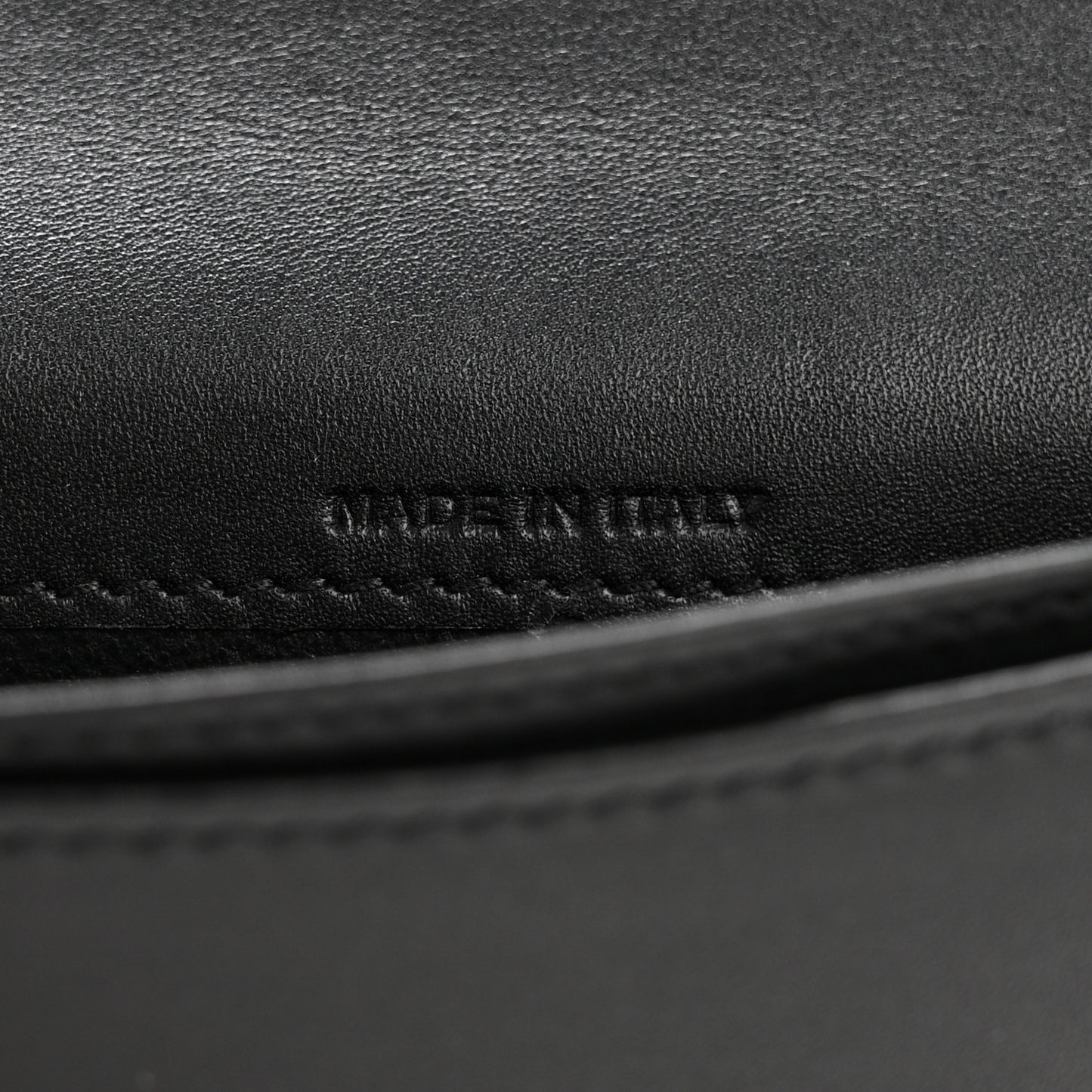 Calfskin Crocodile Embossed Business Card Case Black