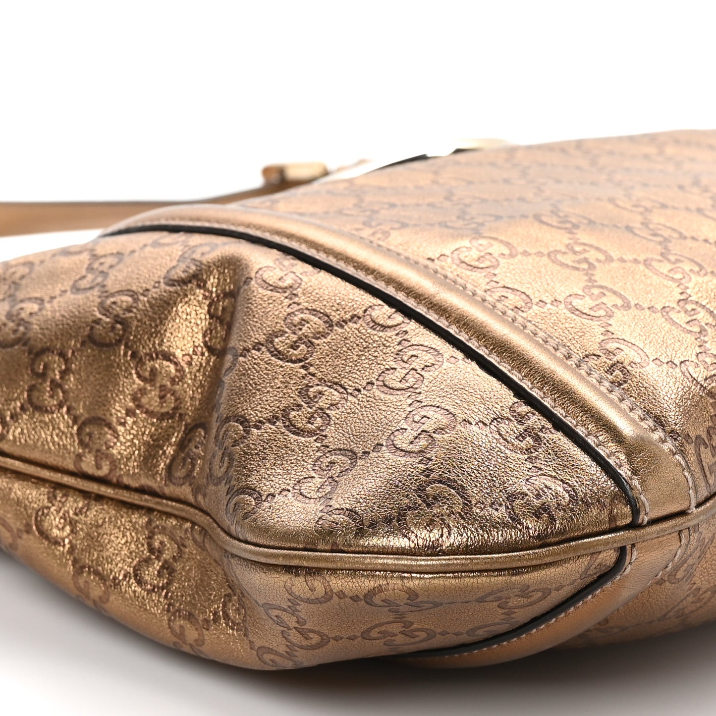 Metallic Guccissima Medium Britt Tote Gold