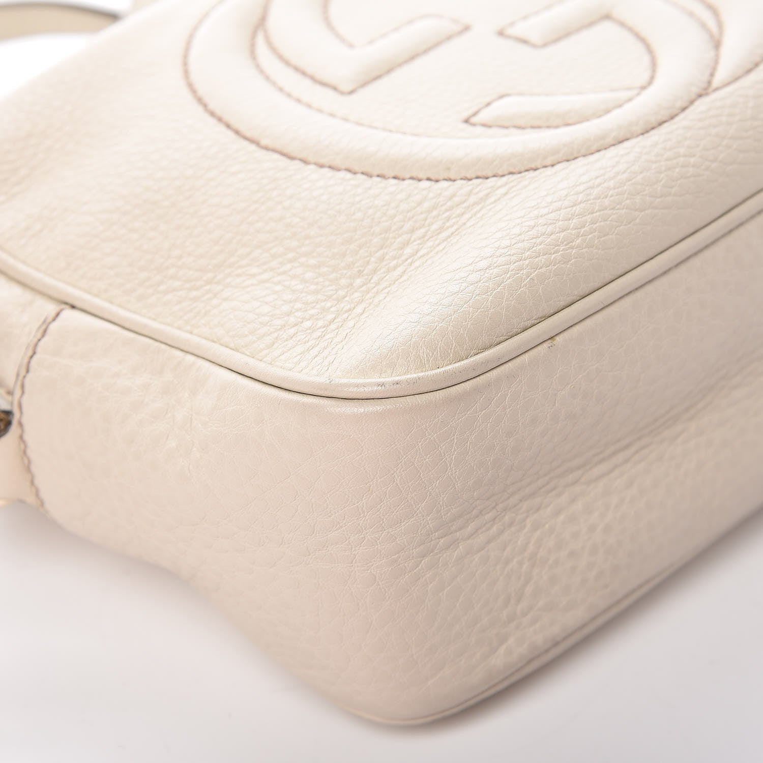 Gucci Pebbled Calfskin Small Soho Disco Bag Off White 10 of 15