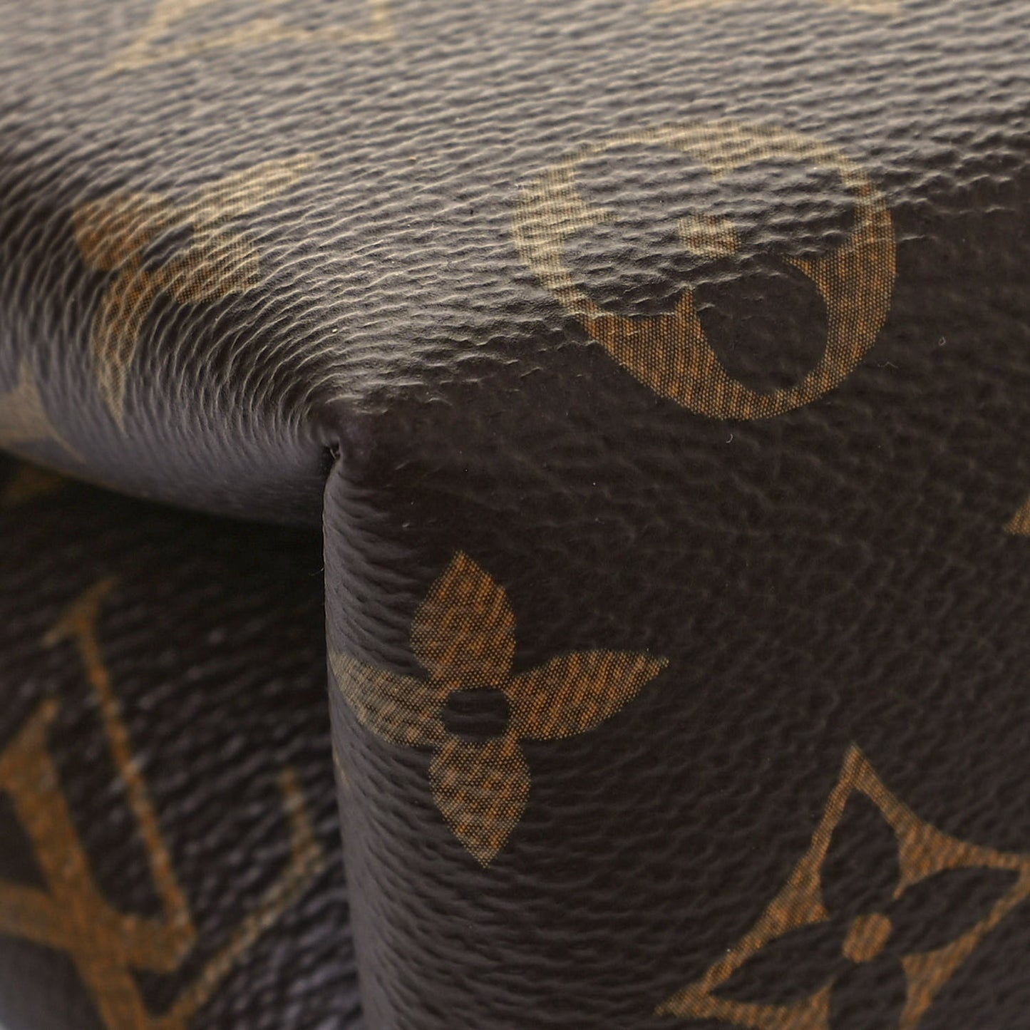 Monogram Locky BB Black