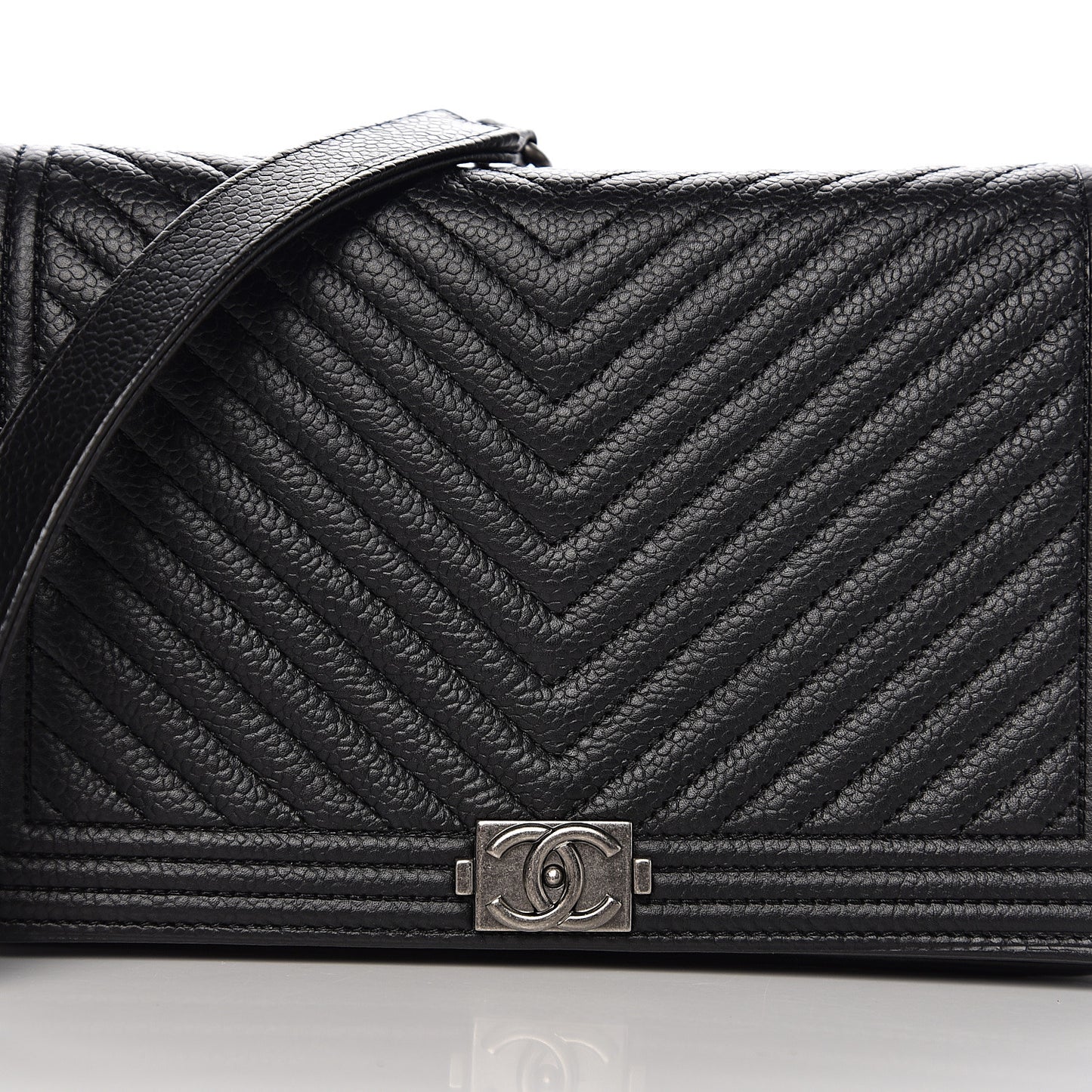 Caviar Chevron Quilted Boy Wallet On Chain WOC Black
