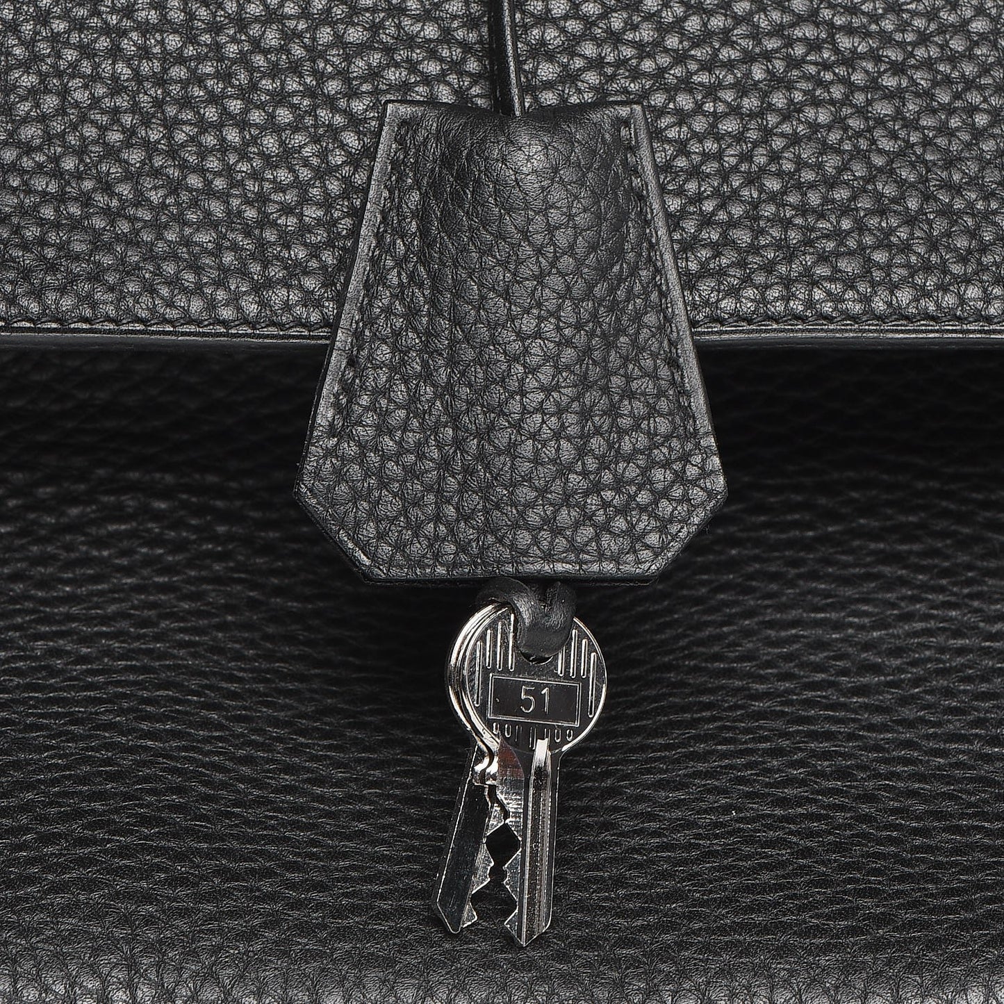 Taurillon Clemence Shoulder Kelly 40 Black