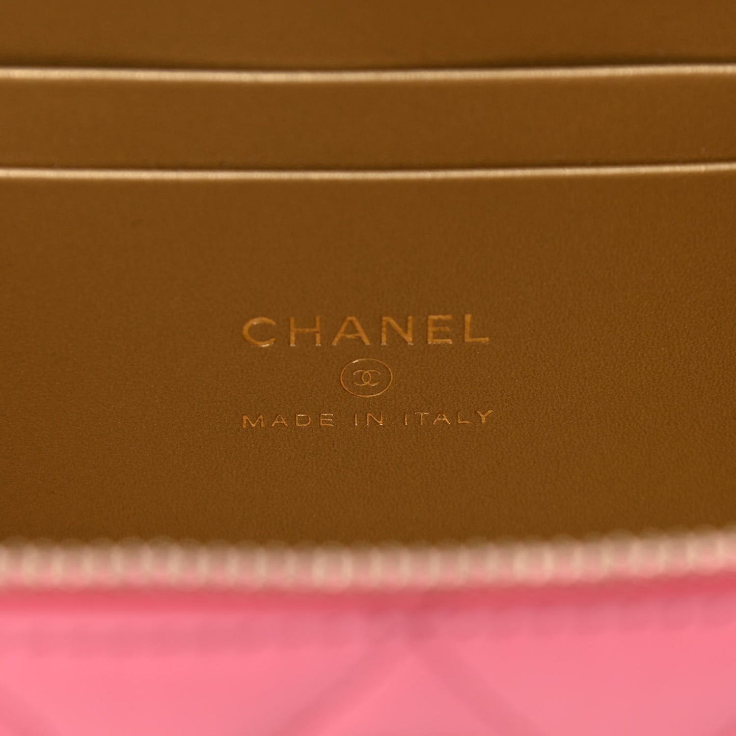 Lambskin Quilted Small Pearl Crush Vanity Case With Chain Pink