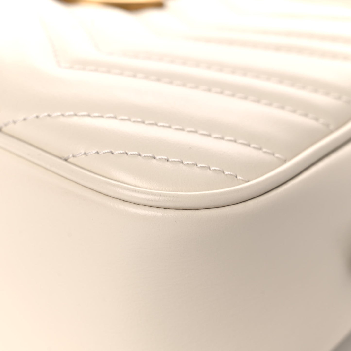 Calfskin Matelasse Small GG Marmont Chain Shoulder Bag White