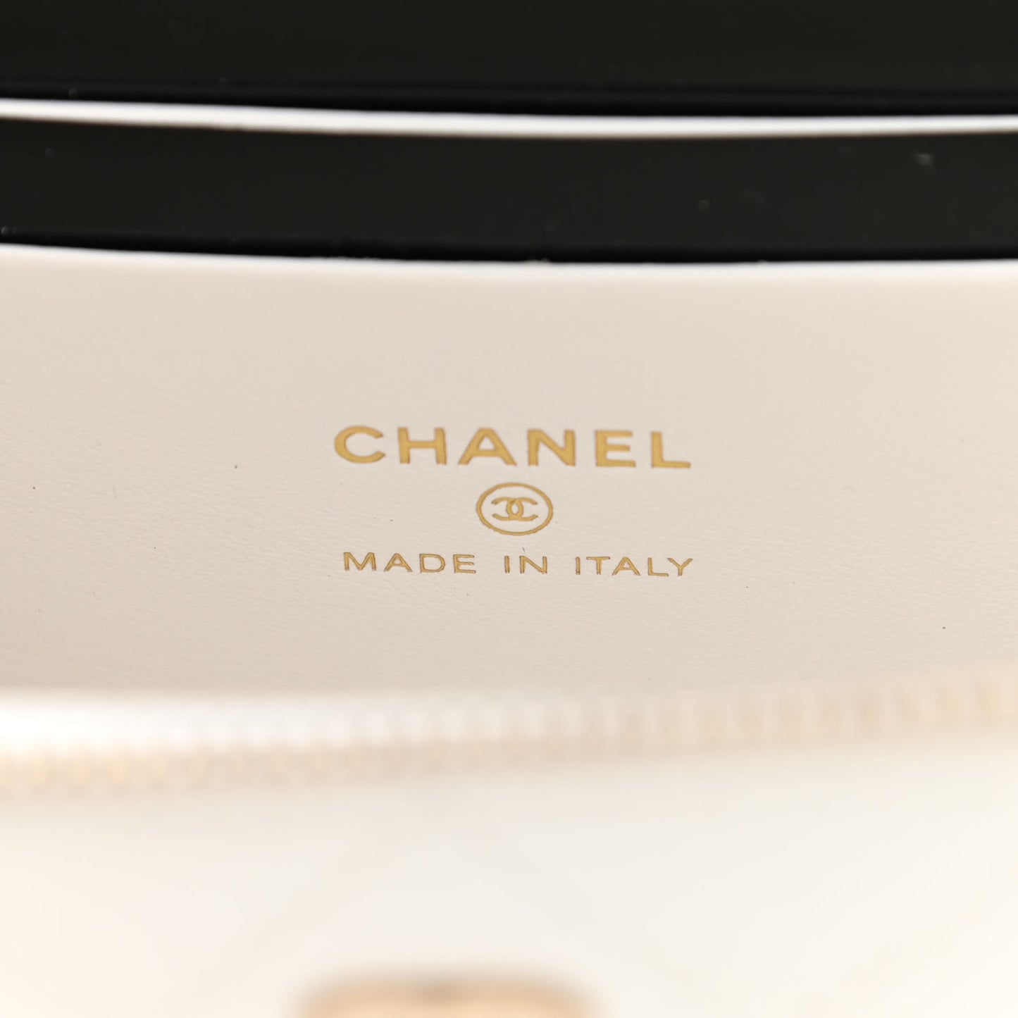 Caviar Quilted Small Vanity Case With Chain White