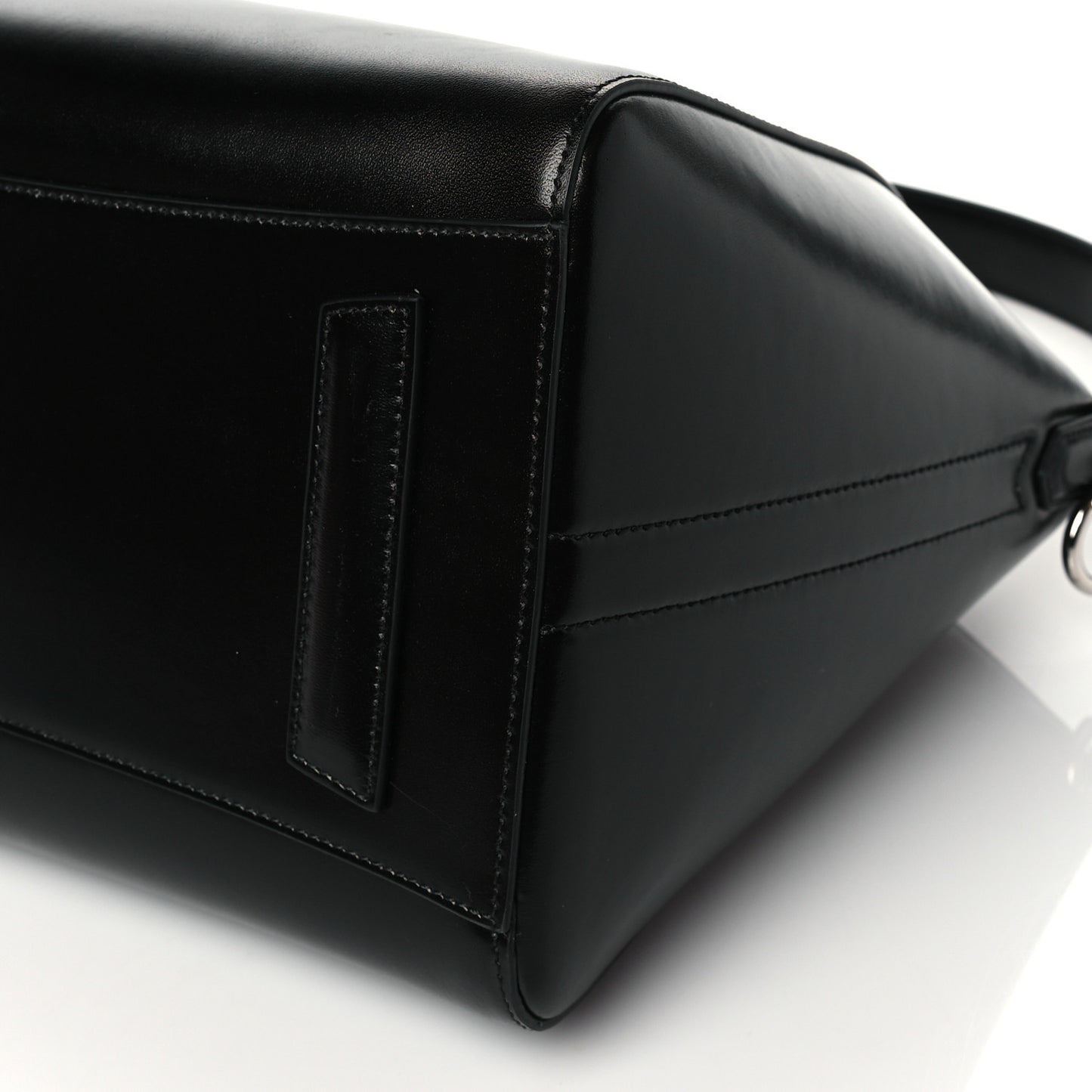 Shiny Lord Calfskin Medium Antigona Black