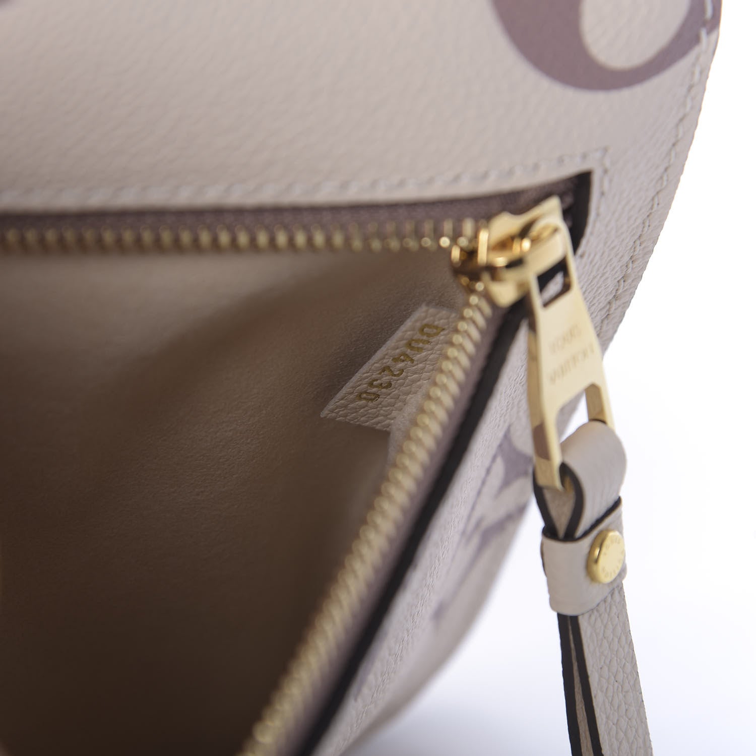 Louis Vuitton Empreinte Monogram Giant Pochette Metis Creme Bois De Rose 9 of 11