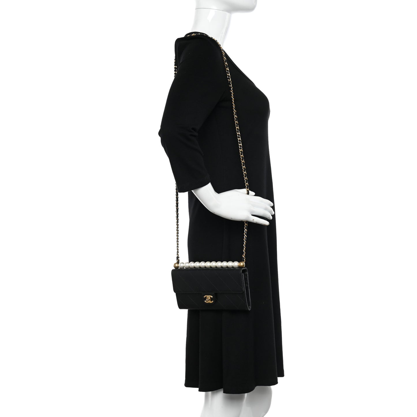 Goatskin Quilted Chic Pearls Clutch With Chain Black