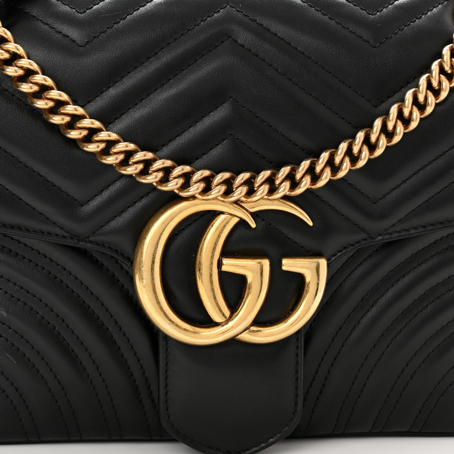 Calfskin Matelasse Medium GG Marmont Shoulder Bag Black