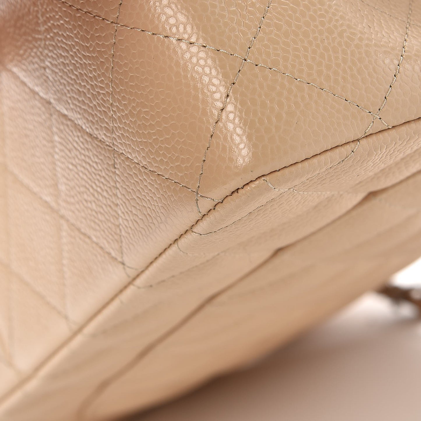 Caviar Quilted Jumbo Double Flap Beige Clair