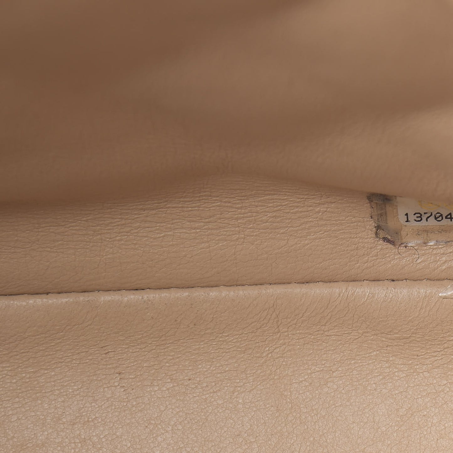 Caviar Quilted Jumbo Single Flap Beige Clair