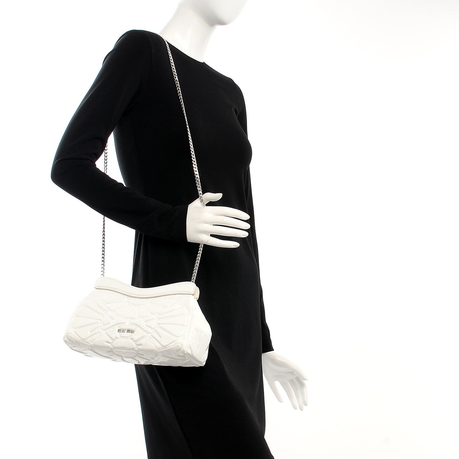 Miu Miu Vernice Patent Quilted Chain Clutch Bianco 2 of 7