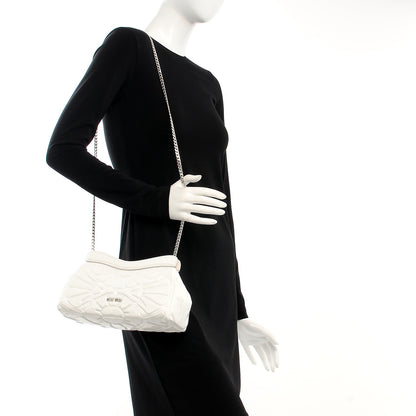 Miu Miu Vernice Patent Quilted Chain Clutch Bianco 2 of 7