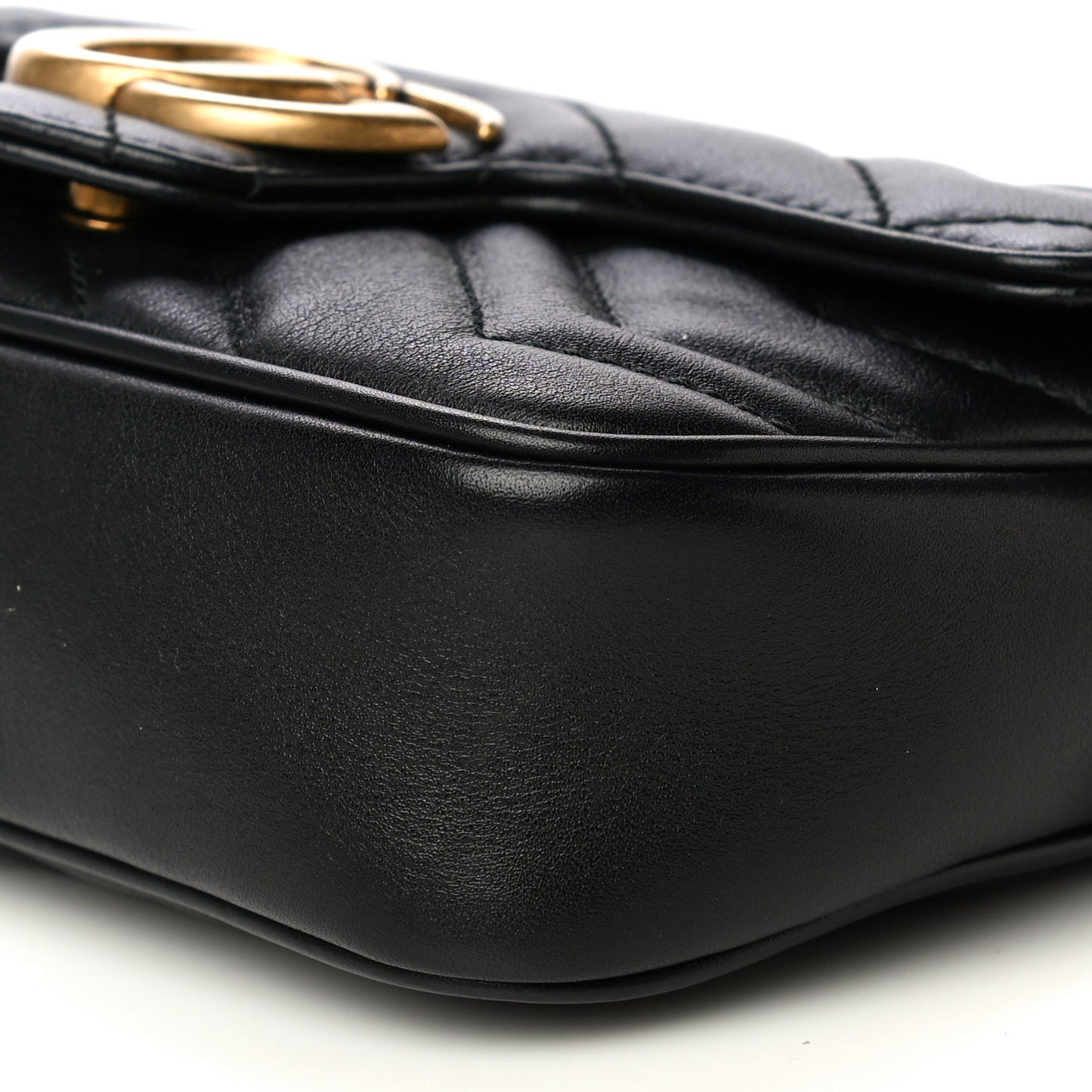 Calfskin Matelasse Super Mini GG Marmont Shoulder Bag Black